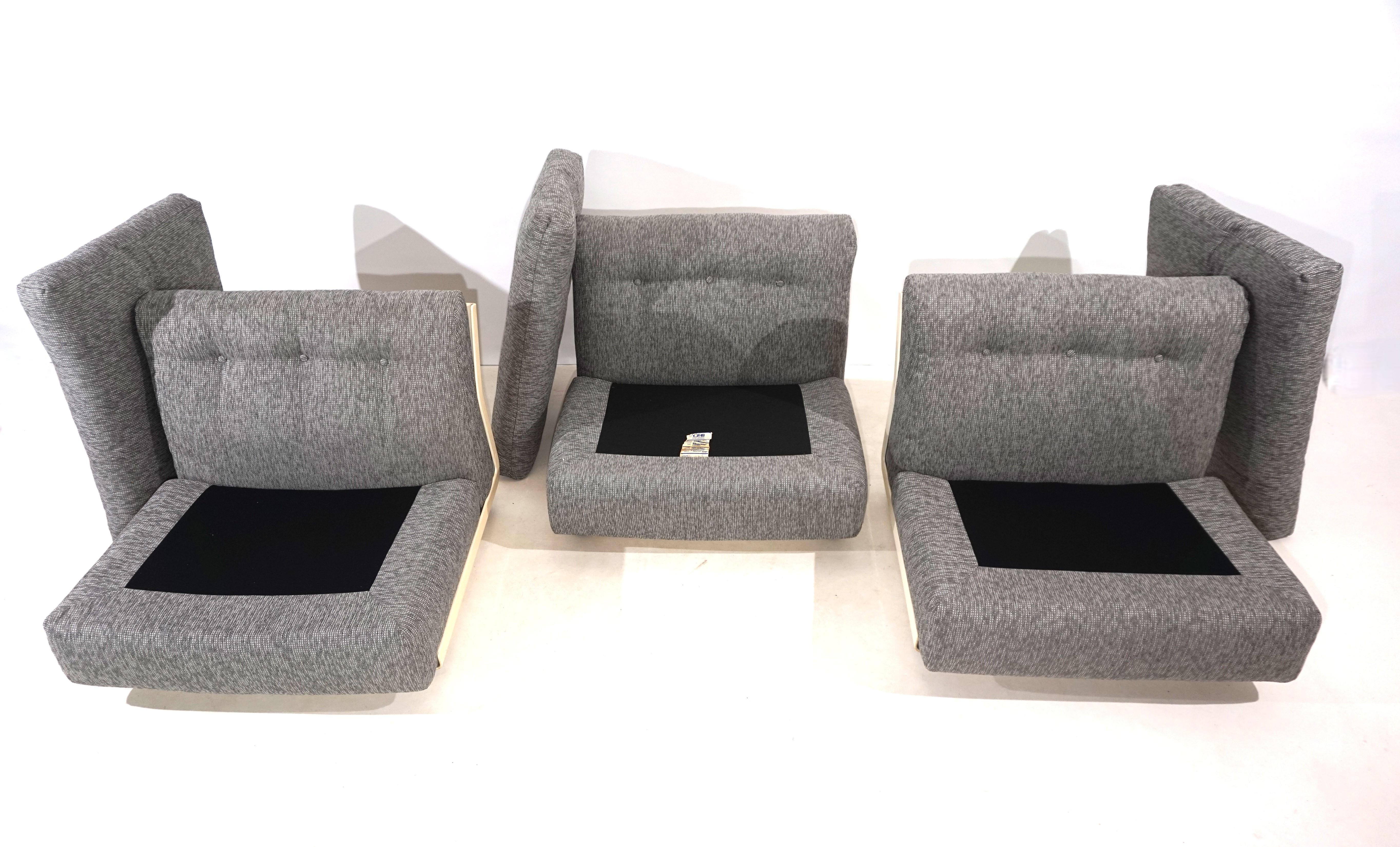 Set of 3 C&B Italia Amanta lounge chairs by Mario Bellini 4