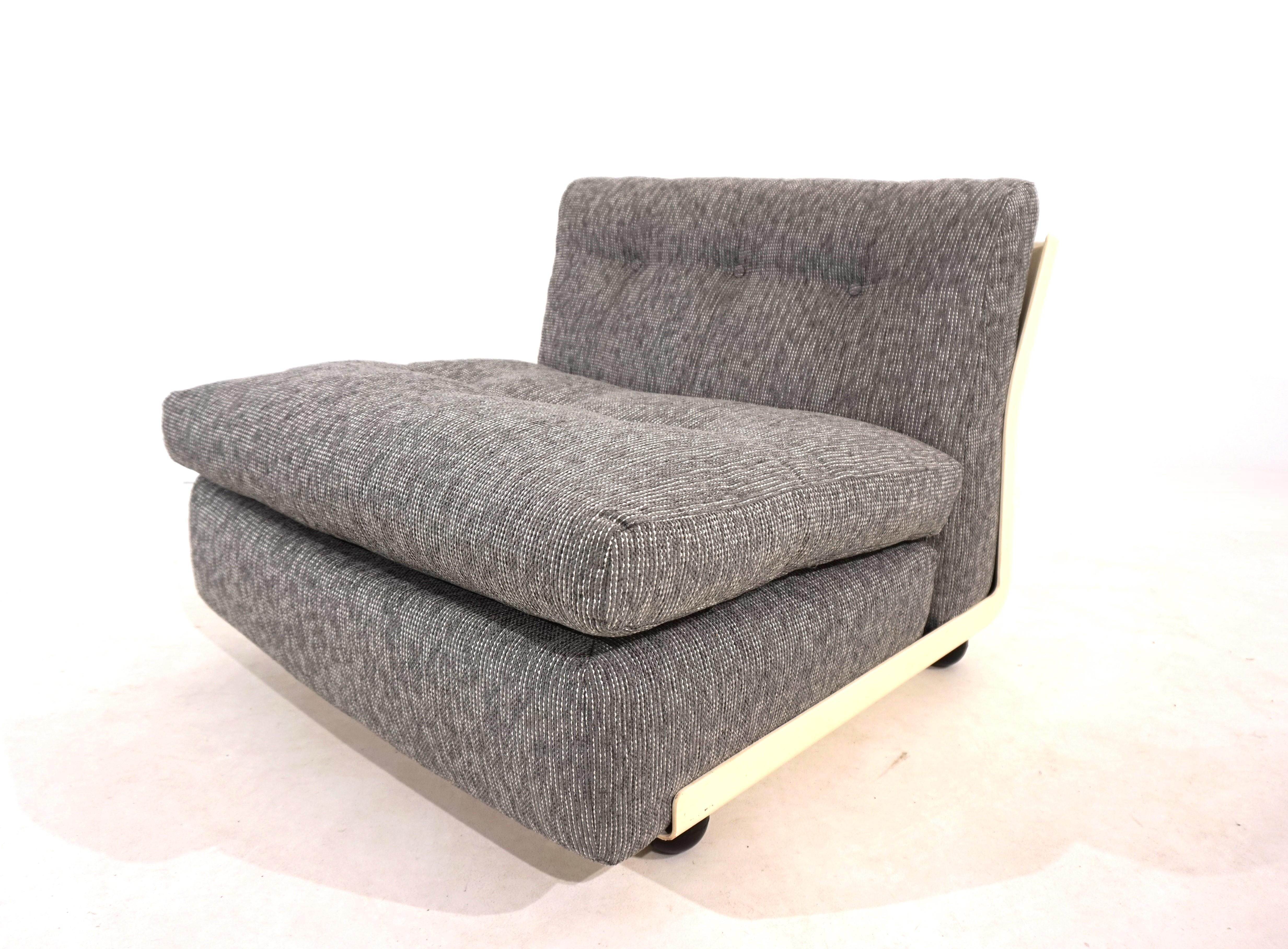 Set of 3 C&B Italia Amanta lounge chairs by Mario Bellini 12