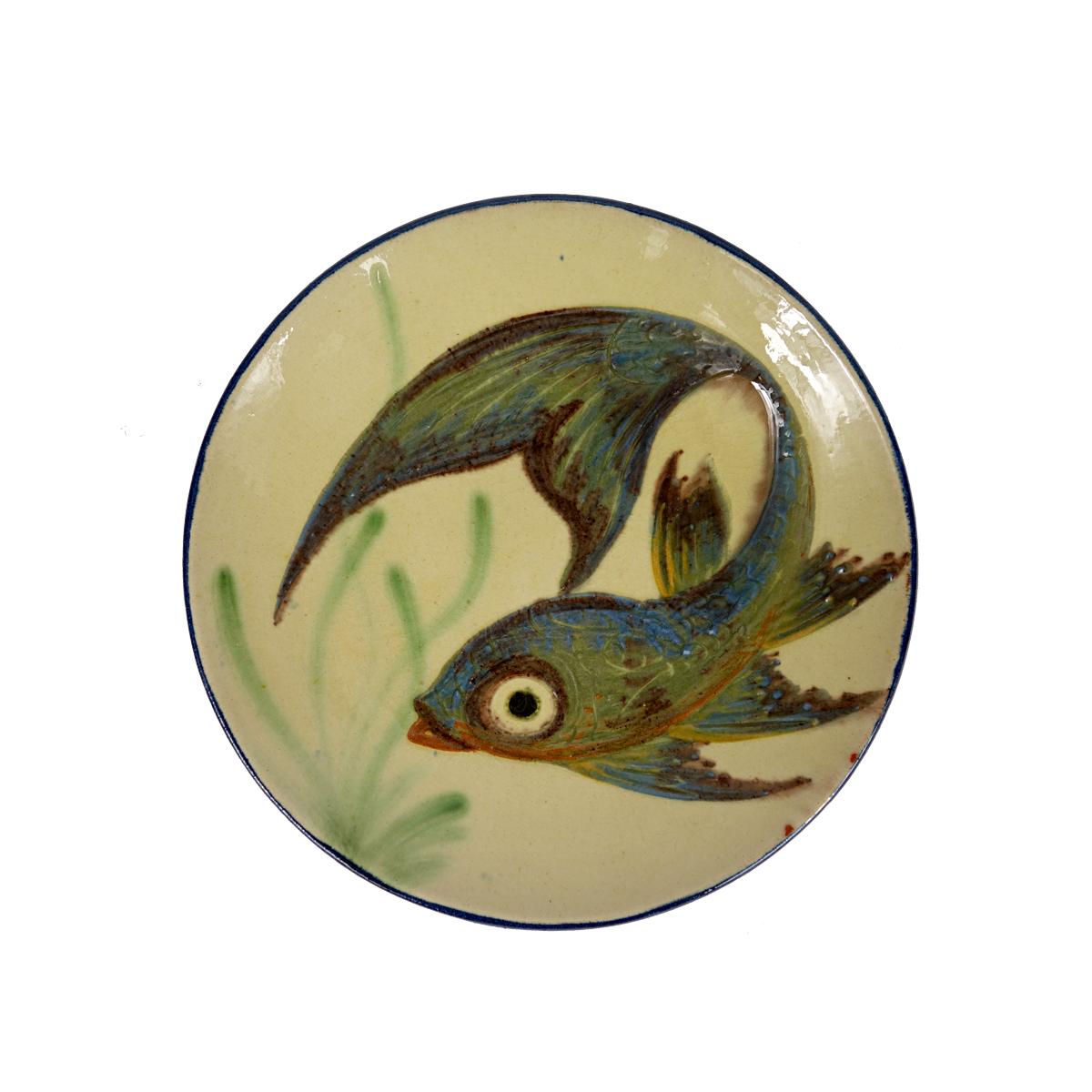 Set of 3 Ceramic Wall Plates with Fish Decor Signed by Spanish Maker Puigdemont For Sale 3