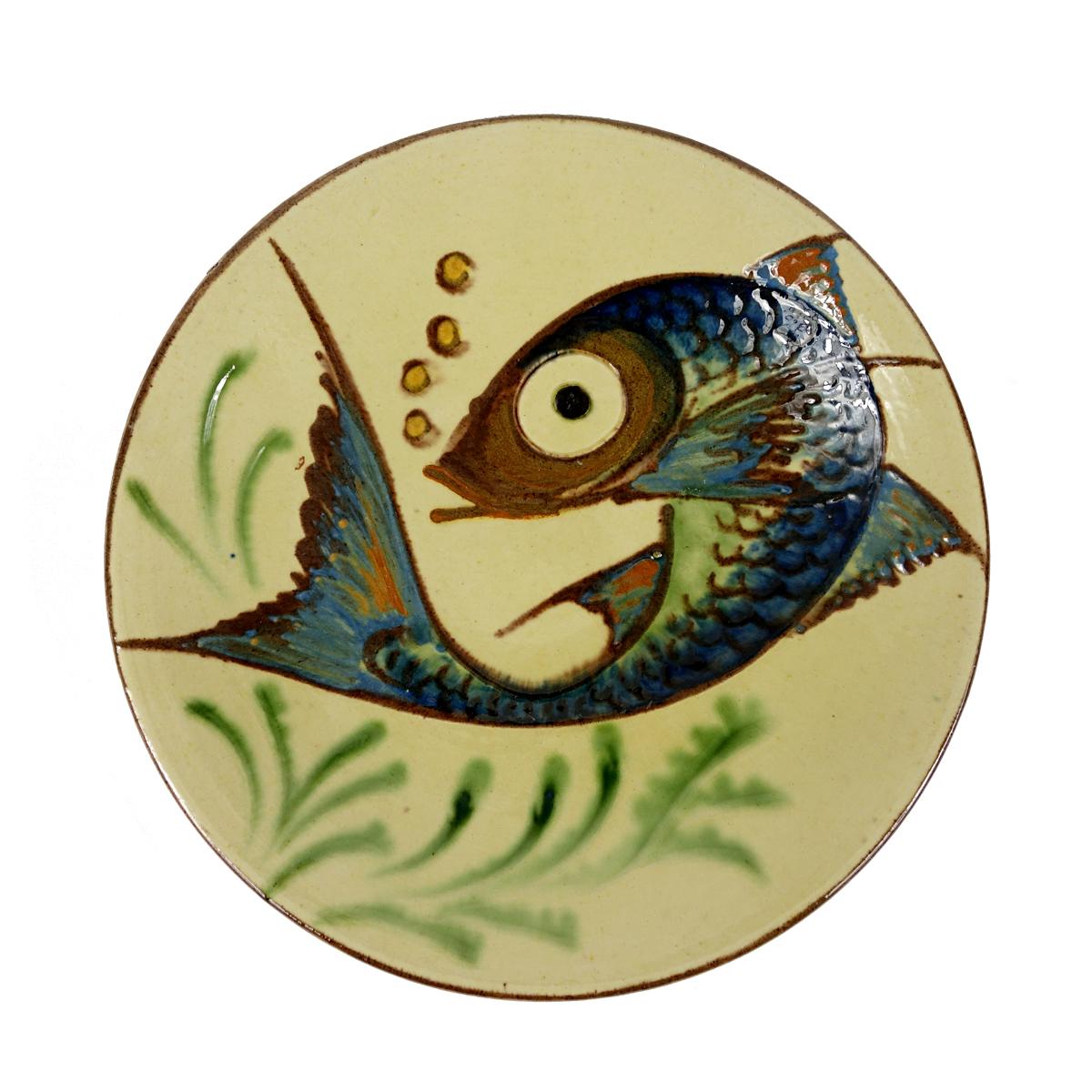 Very colorful and decorative wall plates with stylized fishes.
Designed and made by Puigdemont of Spain.
The plates have diameters of 19 (7.5 inch) and 24.5 cm (9.65 inch).