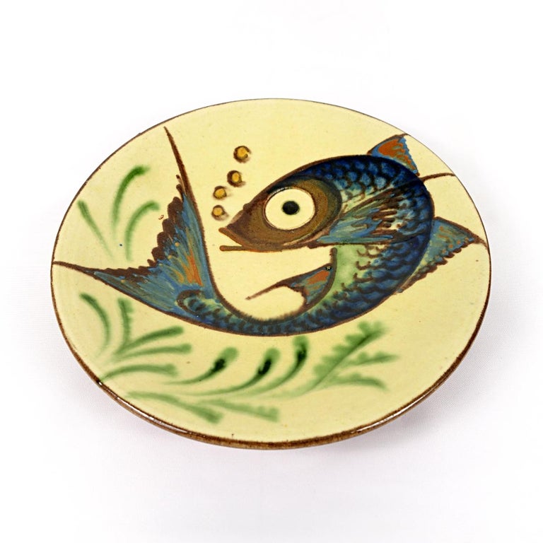 Mid-Century Modern Set of 3 Ceramic Wall Plates with Fish Decor Signed by Spanish Maker Puigdemont For Sale