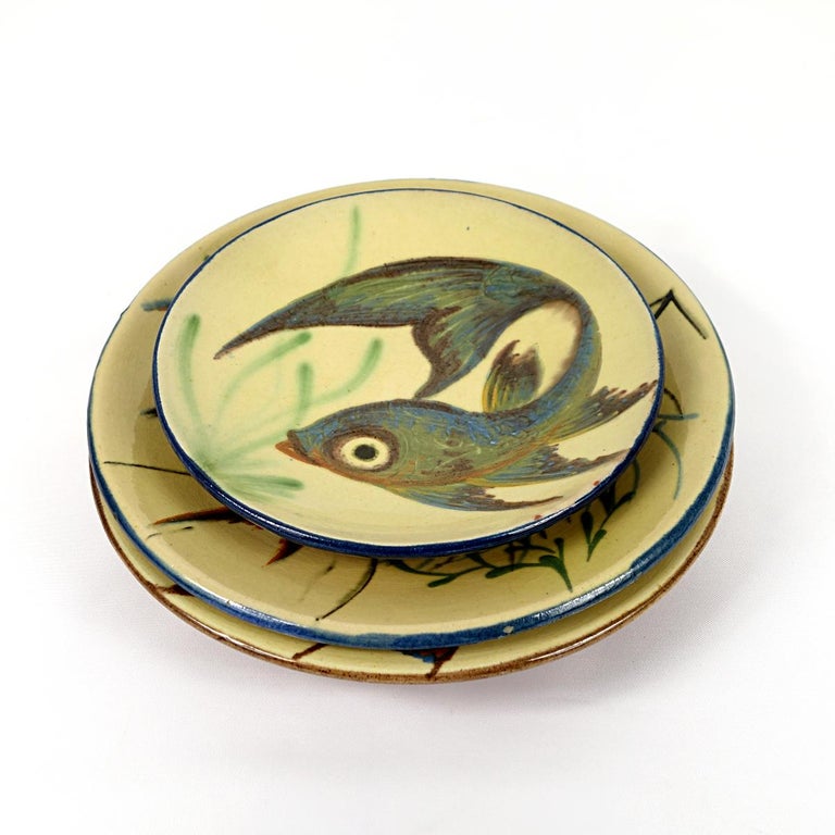 Set of 3 Ceramic Wall Plates with Fish Decor Signed by Spanish Maker Puigdemont For Sale 1