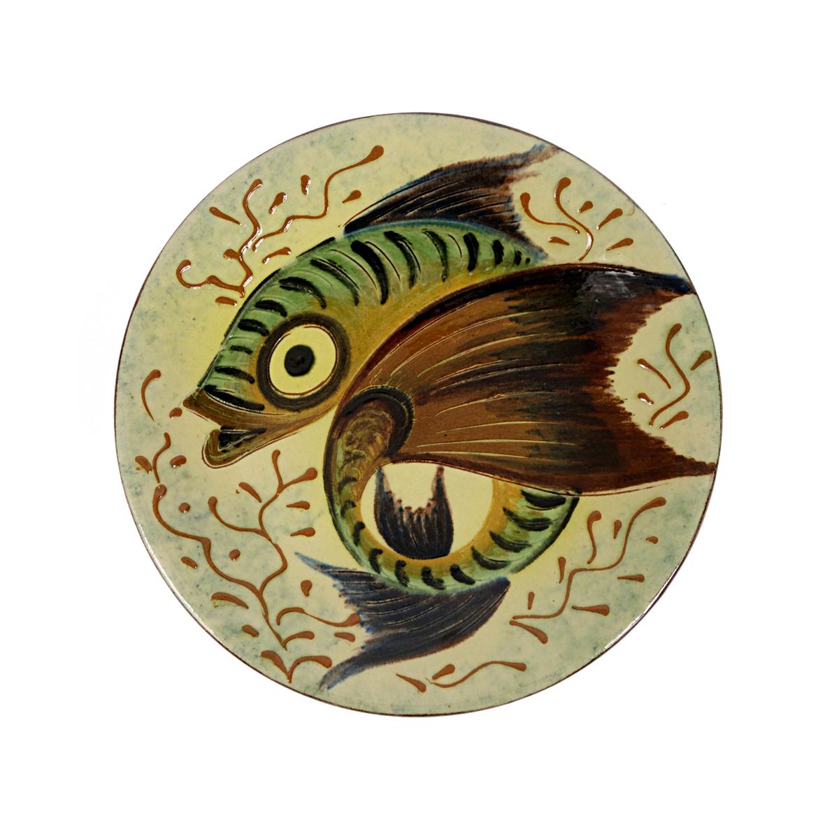 Set of 3 Ceramic Wall Plates with Fish Decor Signed by Spanish Maker Puigdemont In Good Condition In Doornspijk, NL
