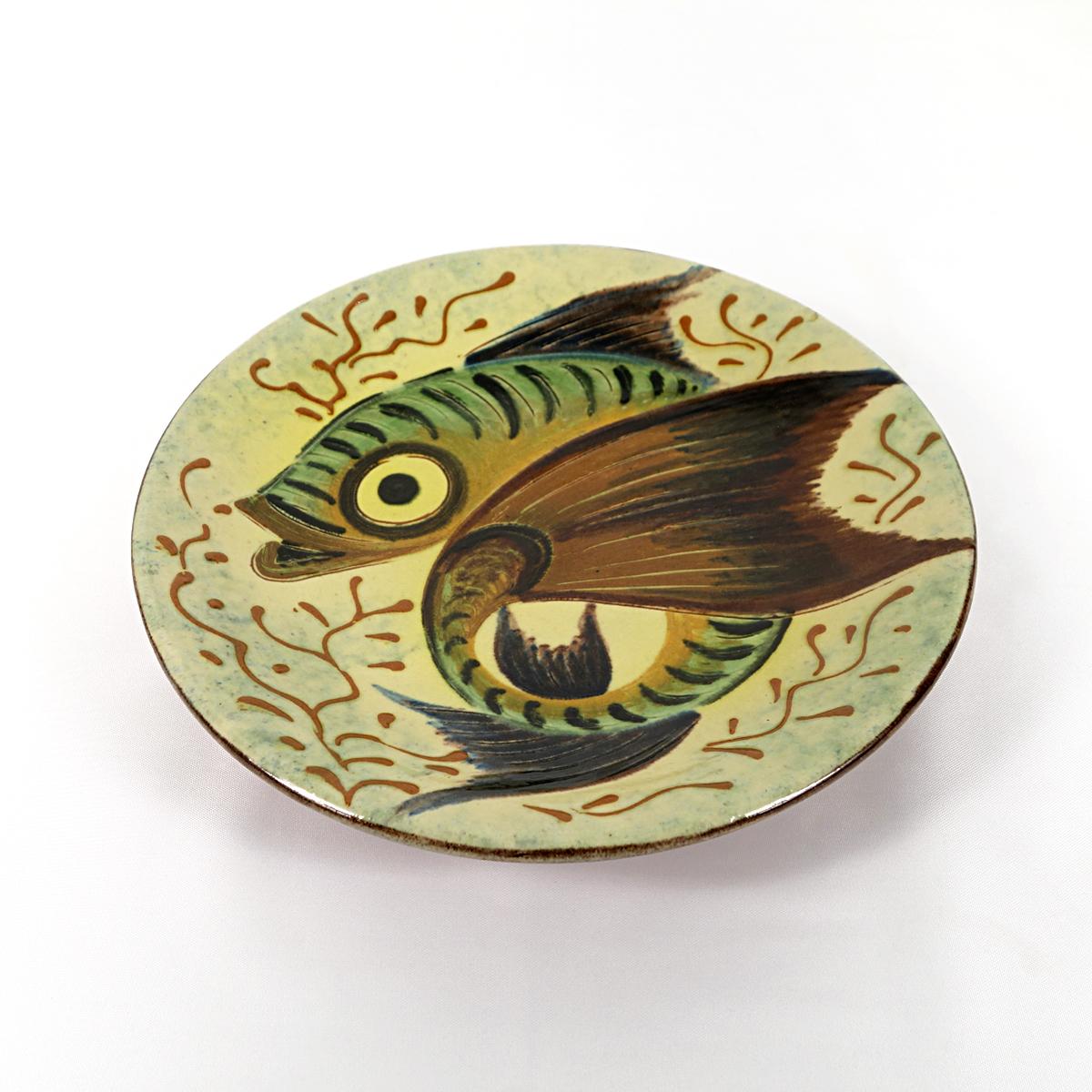 20th Century Set of 3 Ceramic Wall Plates with Fish Decor Signed by Spanish Maker Puigdemont