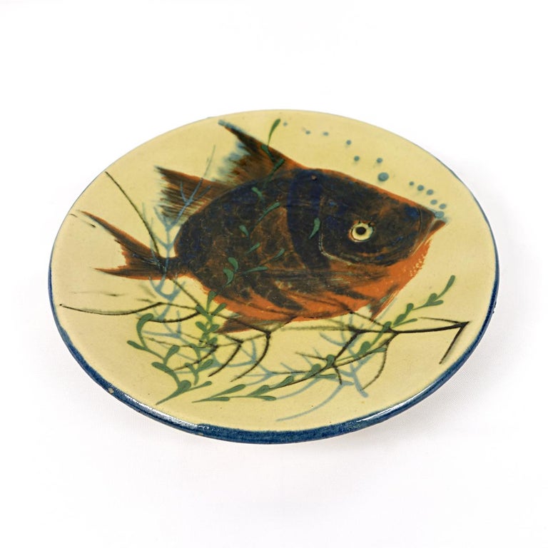 Set of 3 Ceramic Wall Plates with Fish Decor Signed by Spanish Maker Puigdemont For Sale 3