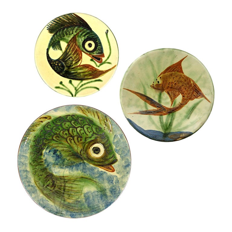 Set of 3 Ceramic Wall Plates with Fish Decor Signed by Spanish Maker Puigdemont For Sale