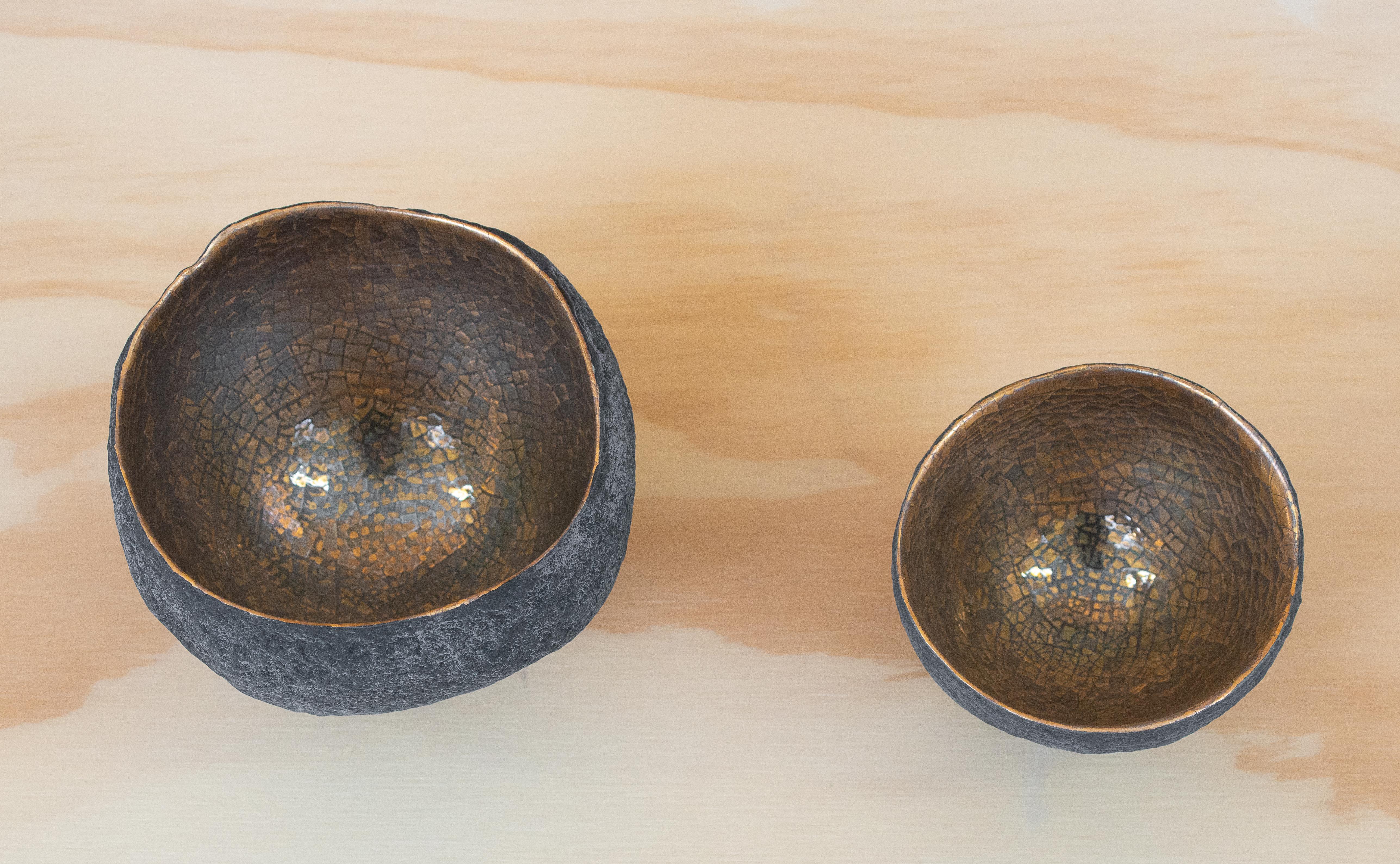 Set of 3 Ceramics with Gold and Platinum In New Condition In New York, NY