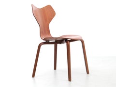 Ensemble de 3 chaises « grand prix » d'Arne Jacobsen en teck