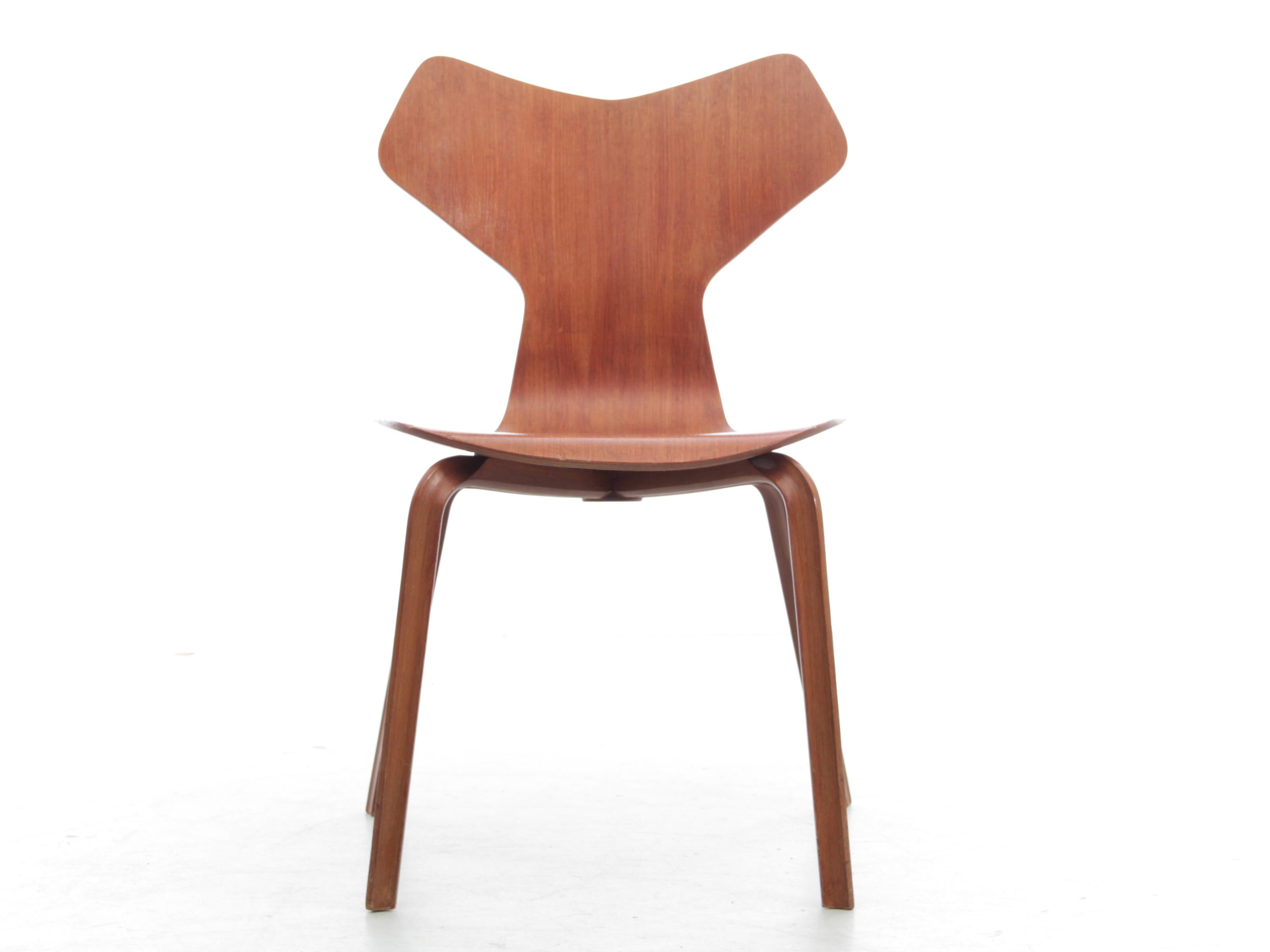 Satz von 3 Stühlen „grand prix“ von Arne Jacobsen aus Teakholz (Skandinavische Moderne) im Angebot