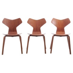 Set of 3 chairs "grand prix" of Arne Jacobsen in teak