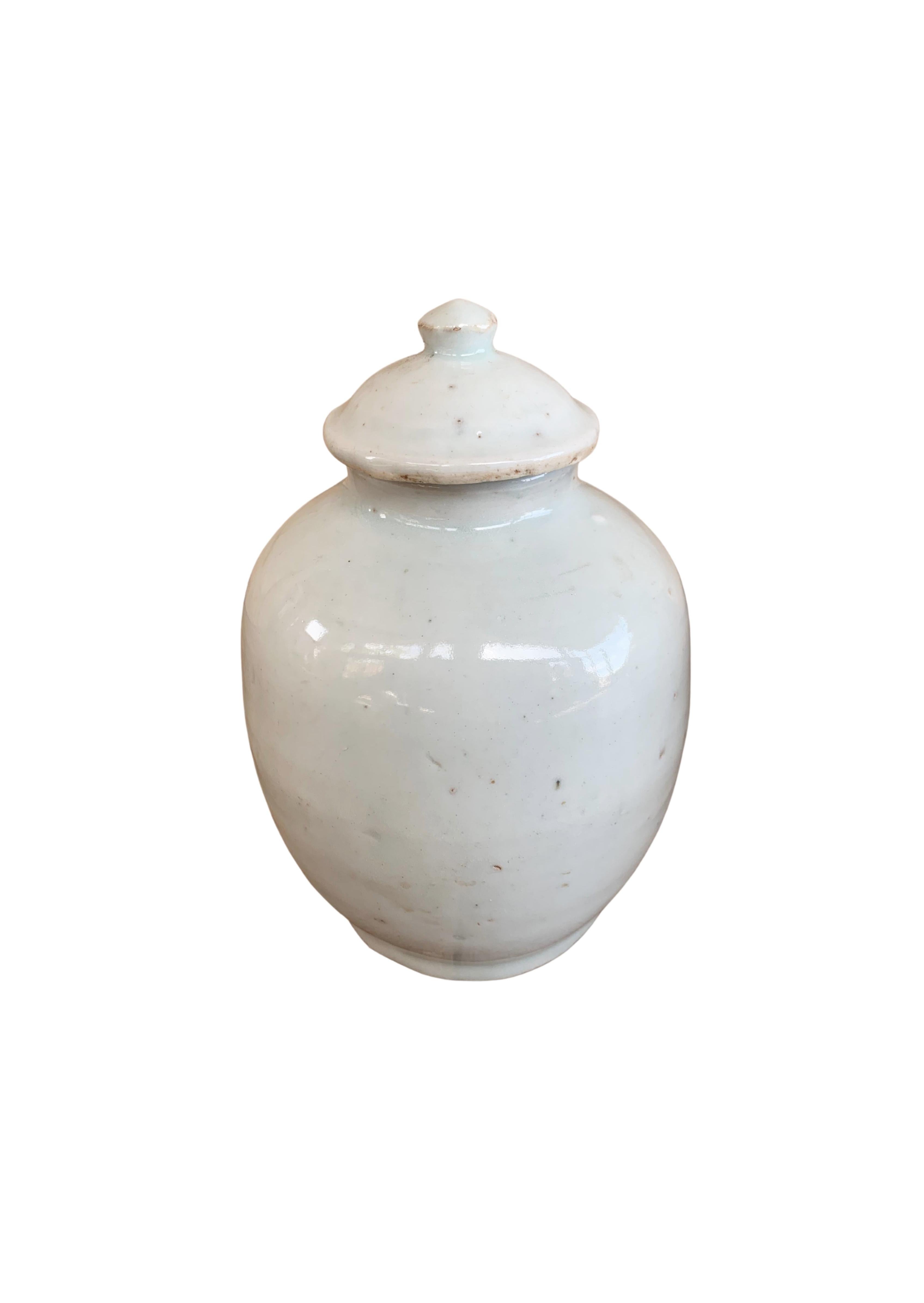 Other Set of 3 Chinese Off-White Ceramic Ginger Jars For Sale