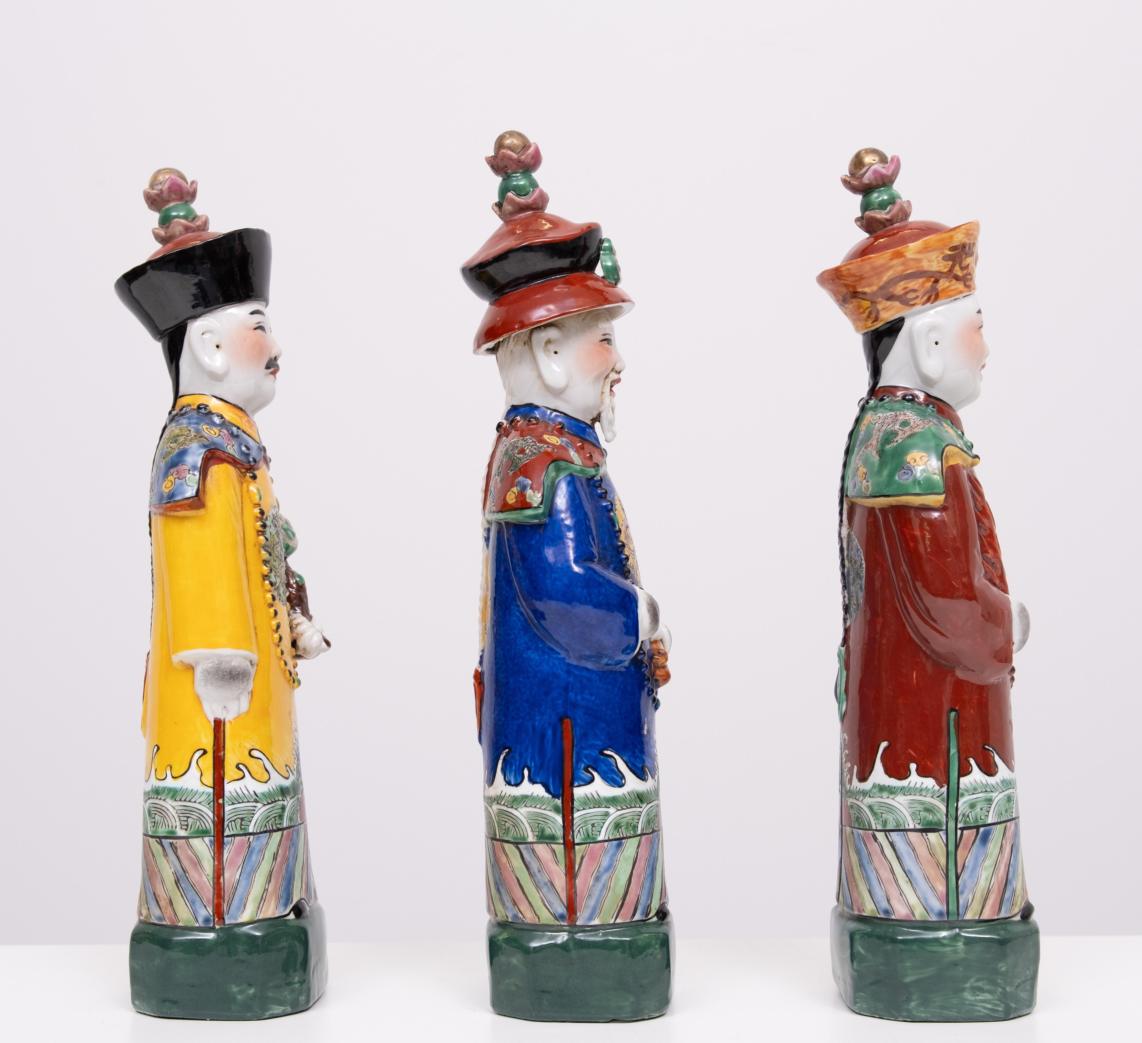 set di 3  Figurine decorative dell'imperatore Qing in porcellana cinese In condizioni buone in vendita a Den Haag, NL