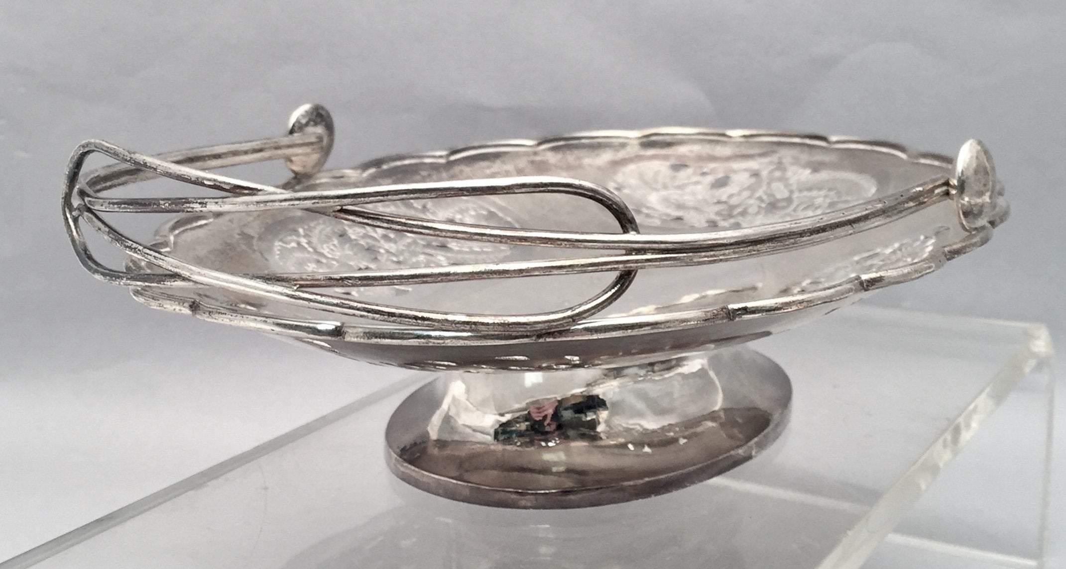 Set of 3 Chinese Silver Centerpiece Bowls with Floral Piercing by Nanking In Good Condition For Sale In New York, NY