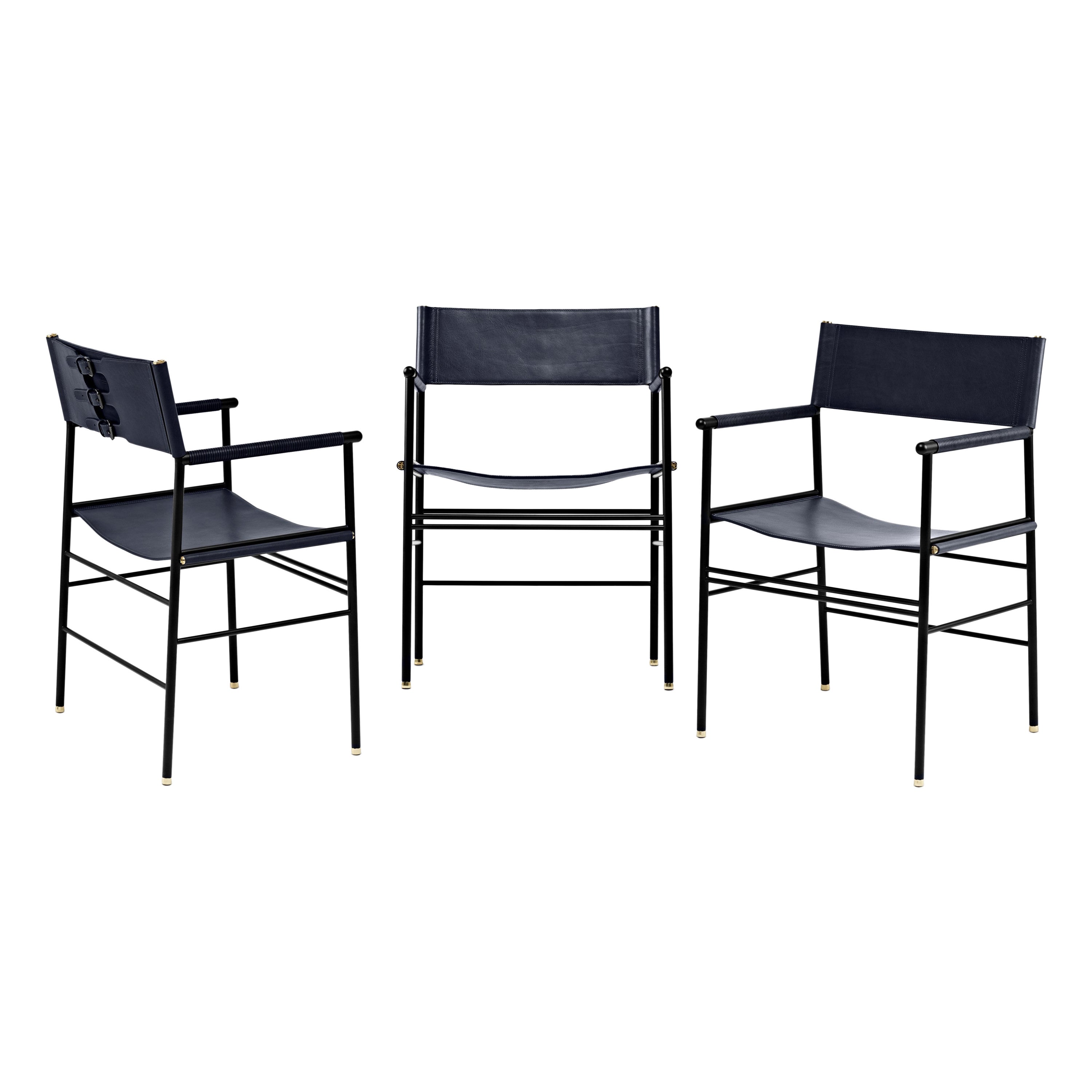Ensemble de 3 chaises contemporaines classiques en cuir bleu marine et métal en caoutchouc noir en vente