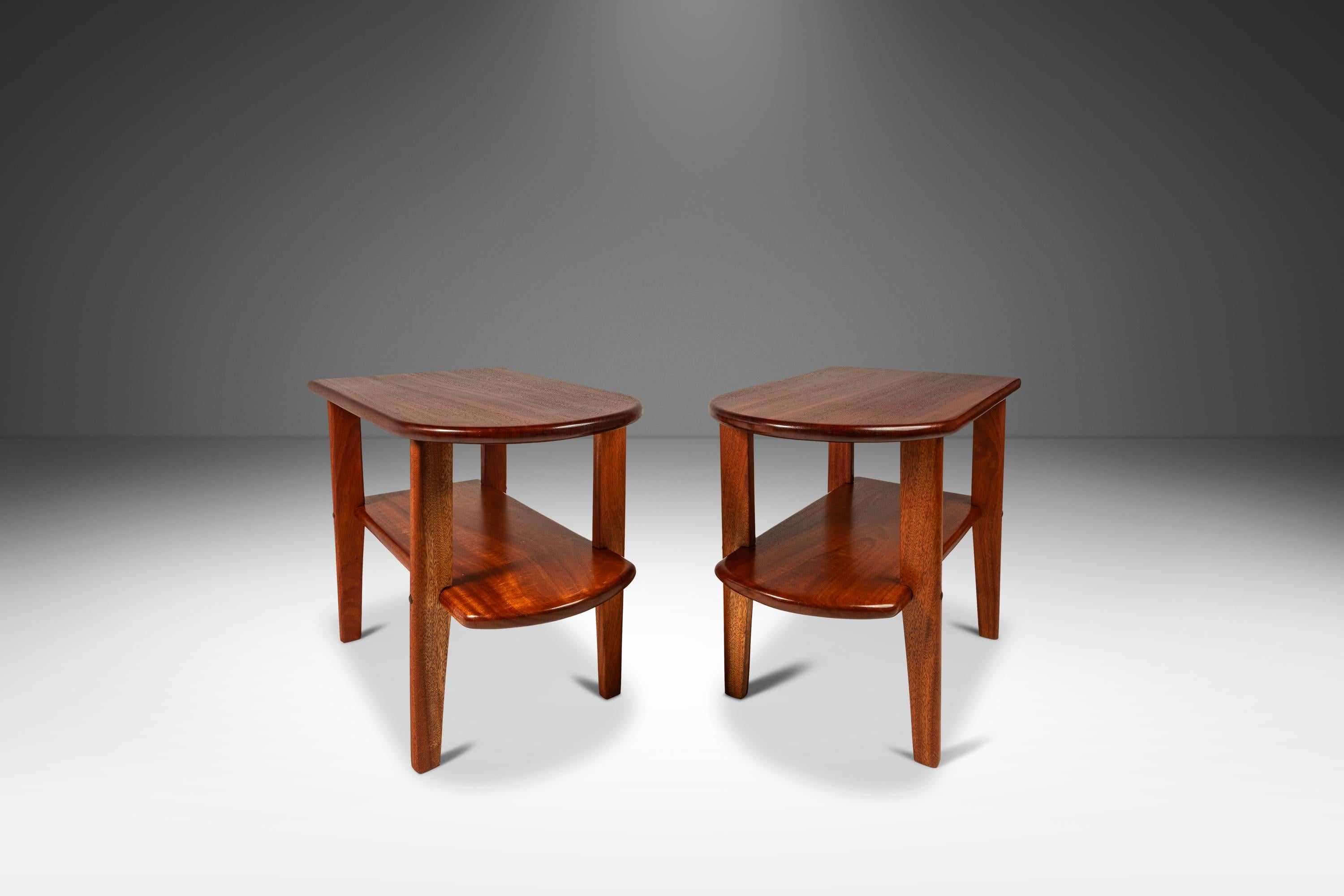 Set aus 3 Couchtischen und Beistelltischen aus massivem Mahagoni, Sonderanfertigung, USA, ca. 1940er Jahre im Angebot 4