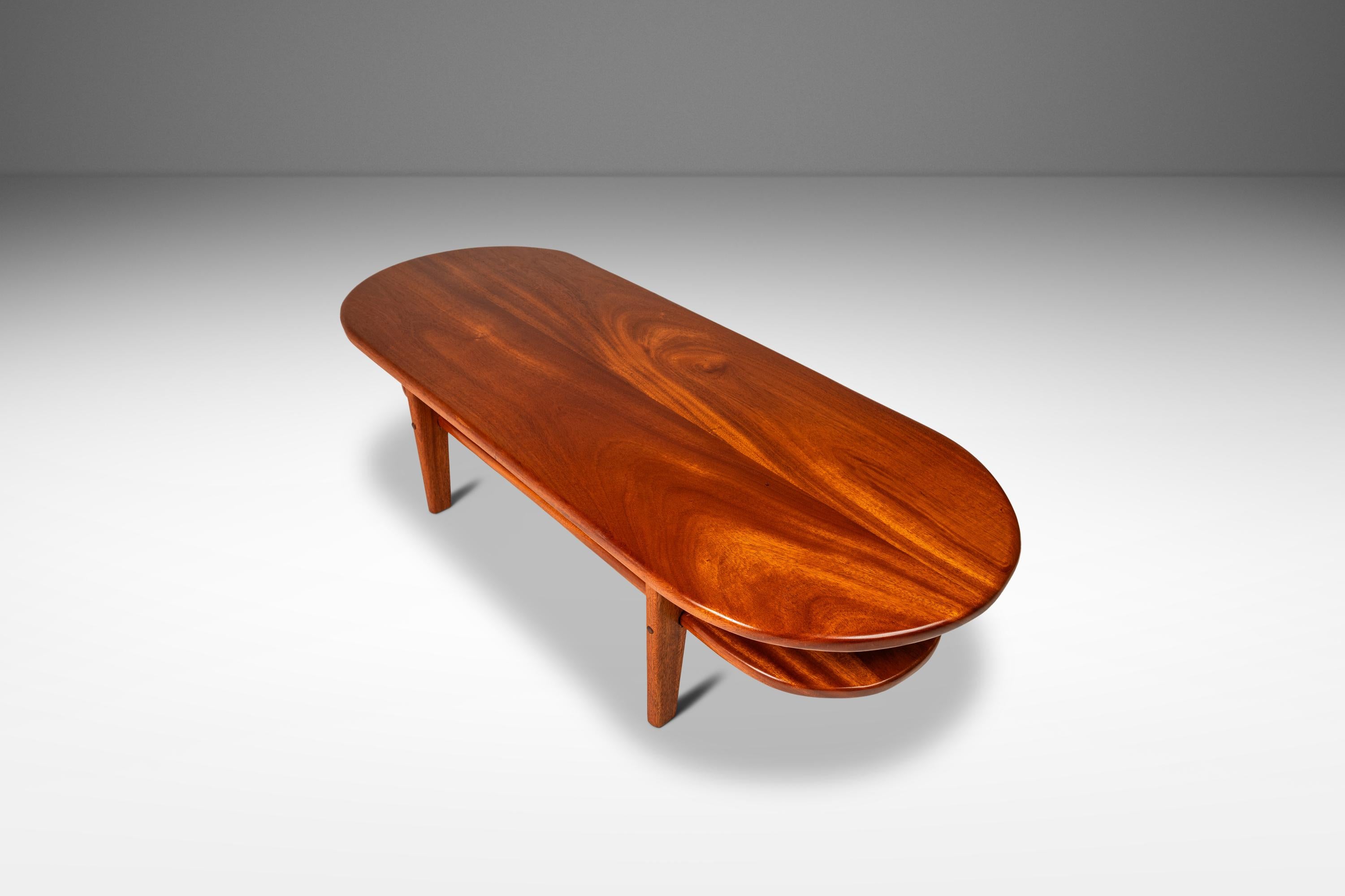Set aus 3 Couchtischen und Beistelltischen aus massivem Mahagoni, Sonderanfertigung, USA, ca. 1940er Jahre (Moderne der Mitte des Jahrhunderts) im Angebot