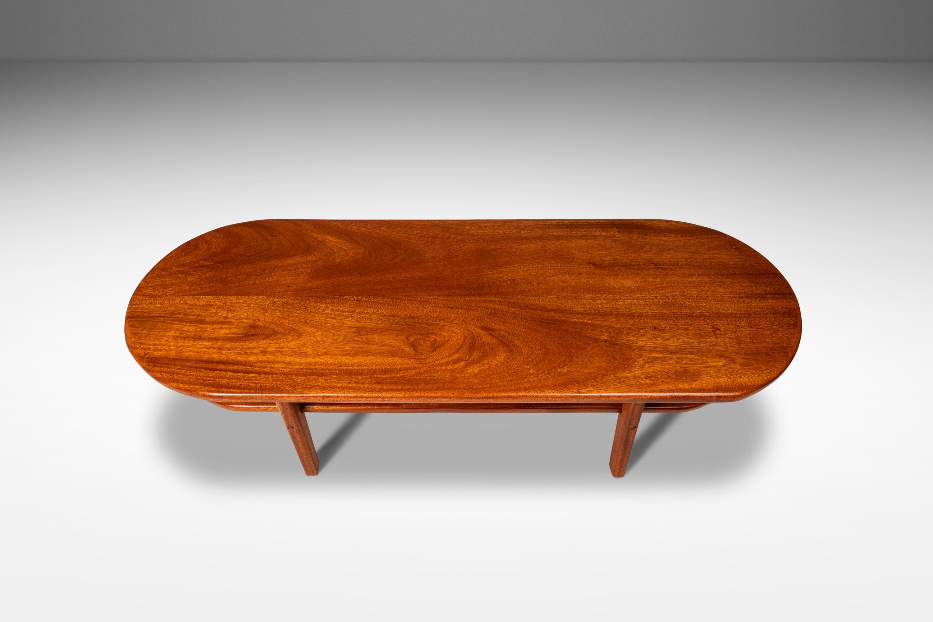 Set aus 3 Couchtischen und Beistelltischen aus massivem Mahagoni, Sonderanfertigung, USA, ca. 1940er Jahre (Mitte des 20. Jahrhunderts) im Angebot
