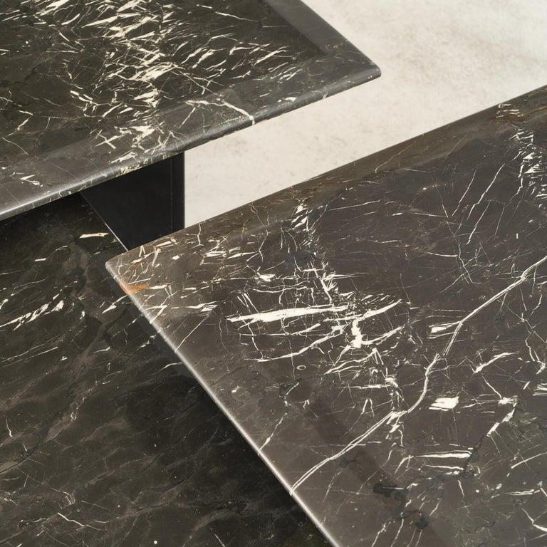 Mid-Century Modern Set of 3 Coffee or Nesting Tables in Black Marble and Black Lacquer 1970s For Sale