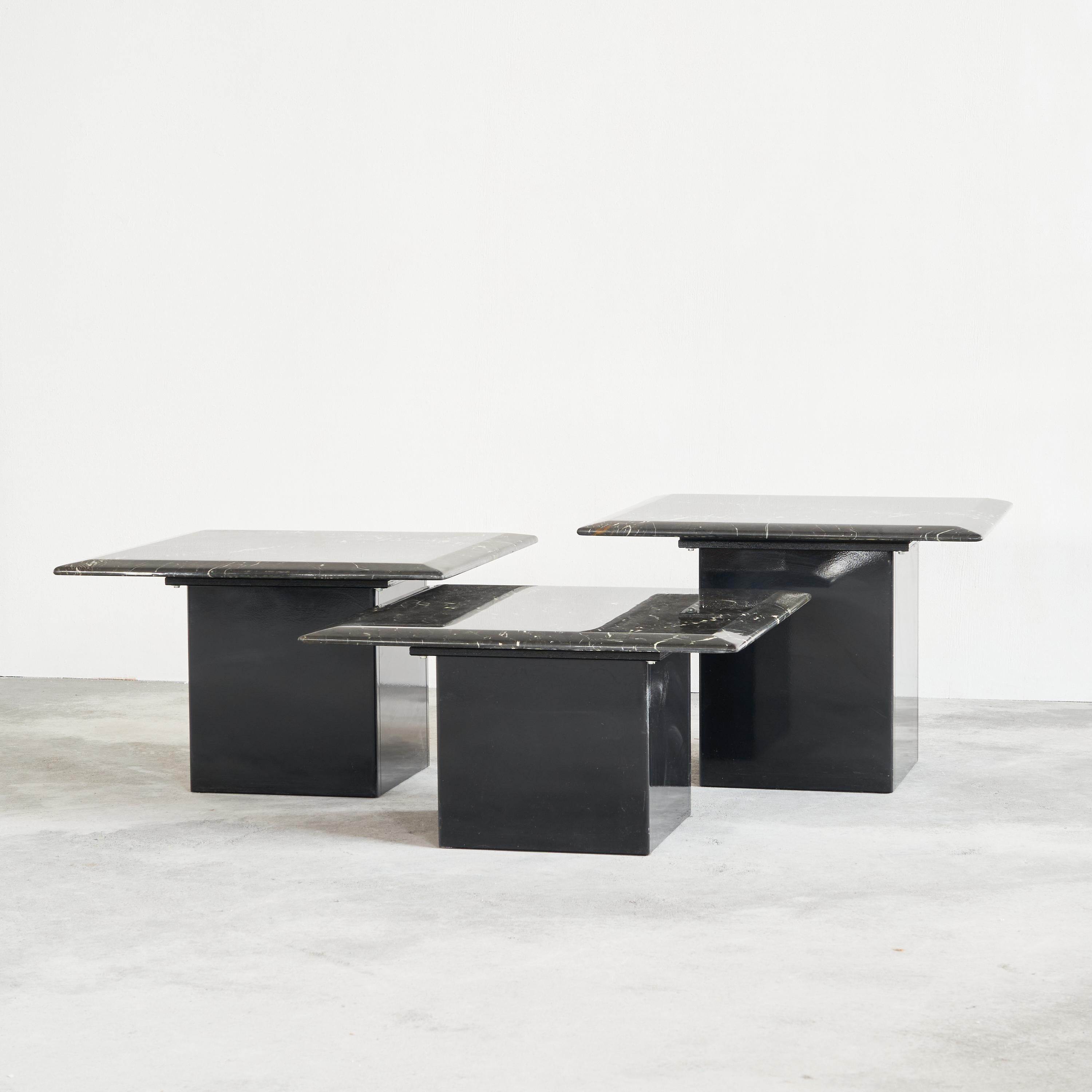 Set of 3 Coffee or Nesting Tables in Black Marble and Black Lacquer 1970s For Sale 2