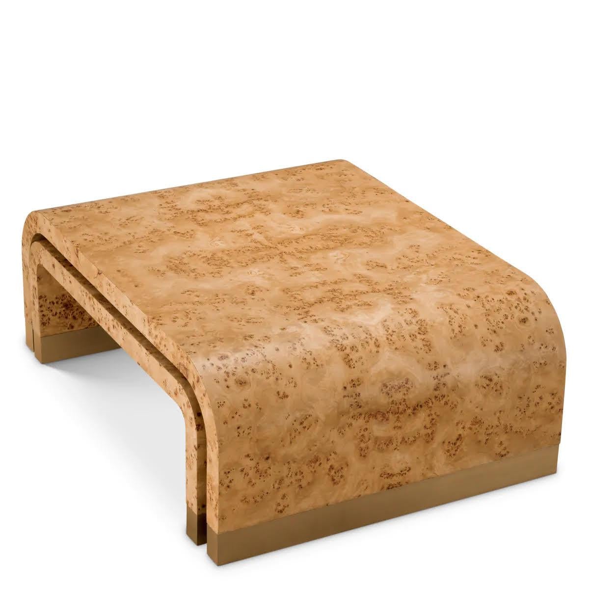 Set of 3 Coffee Tables, Light Brown Burl Veneer, Antique Brass Finish. In New Condition For Sale In Saint-Ouen, FR