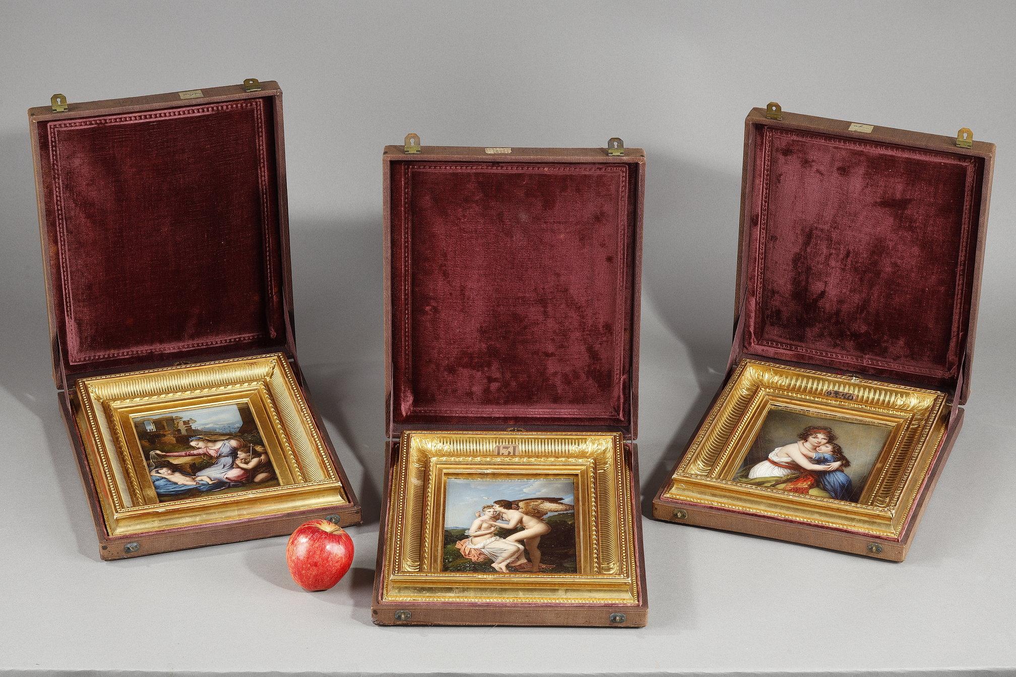 Conjunto de 3 miniaturas:

- Primera miniatura: miniatura que representa el retrato de Madame Vigée-Lebrun y su hija según Elisabeth Vigée-Lebrun (1755-1842). Firmado 