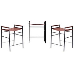 Ensemble de 3 tabourets de bar contemporains de comptoir, cuir cognac, métal caoutchouc noir