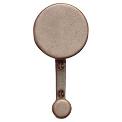 Set di 3 ganci da parete in alluminio F.ACE Contemporary con finitura dorata di Henry Wilson