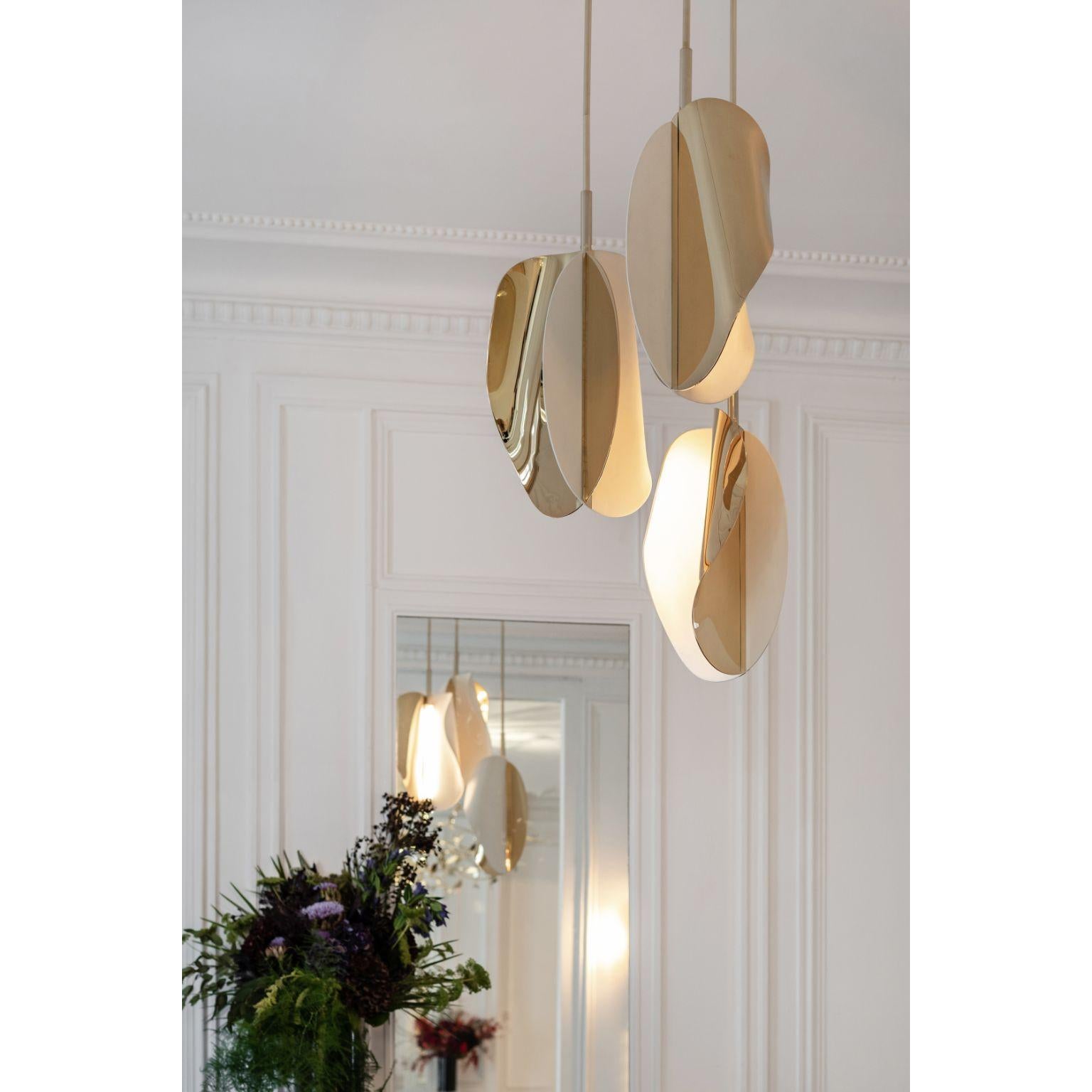 Contemporary Set of 3 Corolle Pendant Light by Mydriaz For Sale