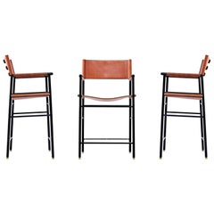 Set di 3 sgabelli da banco con schienale in metallo naturale Tan Saddle e gomma nera