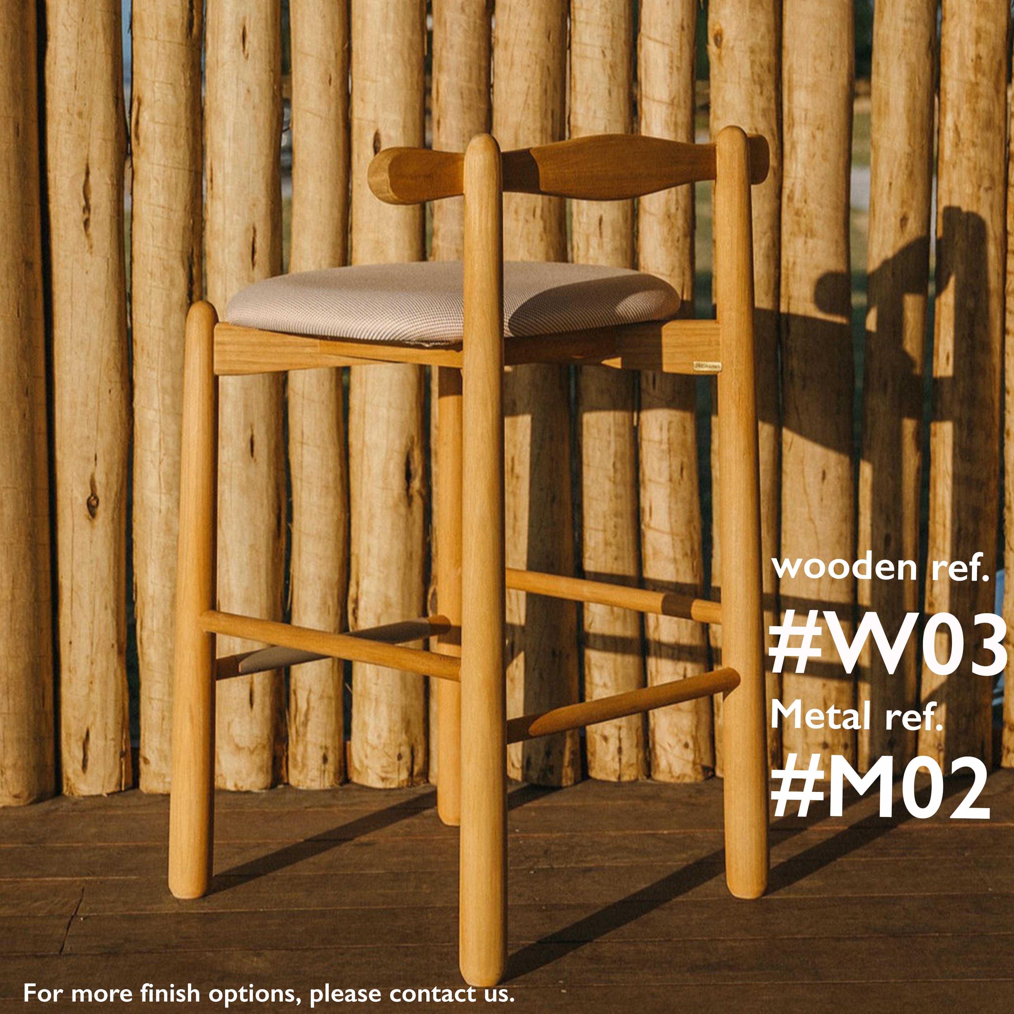Set von 2 Counter Stool Uçá.Massivholz, gepolsterter Sitz. (Brasilianisch) im Angebot