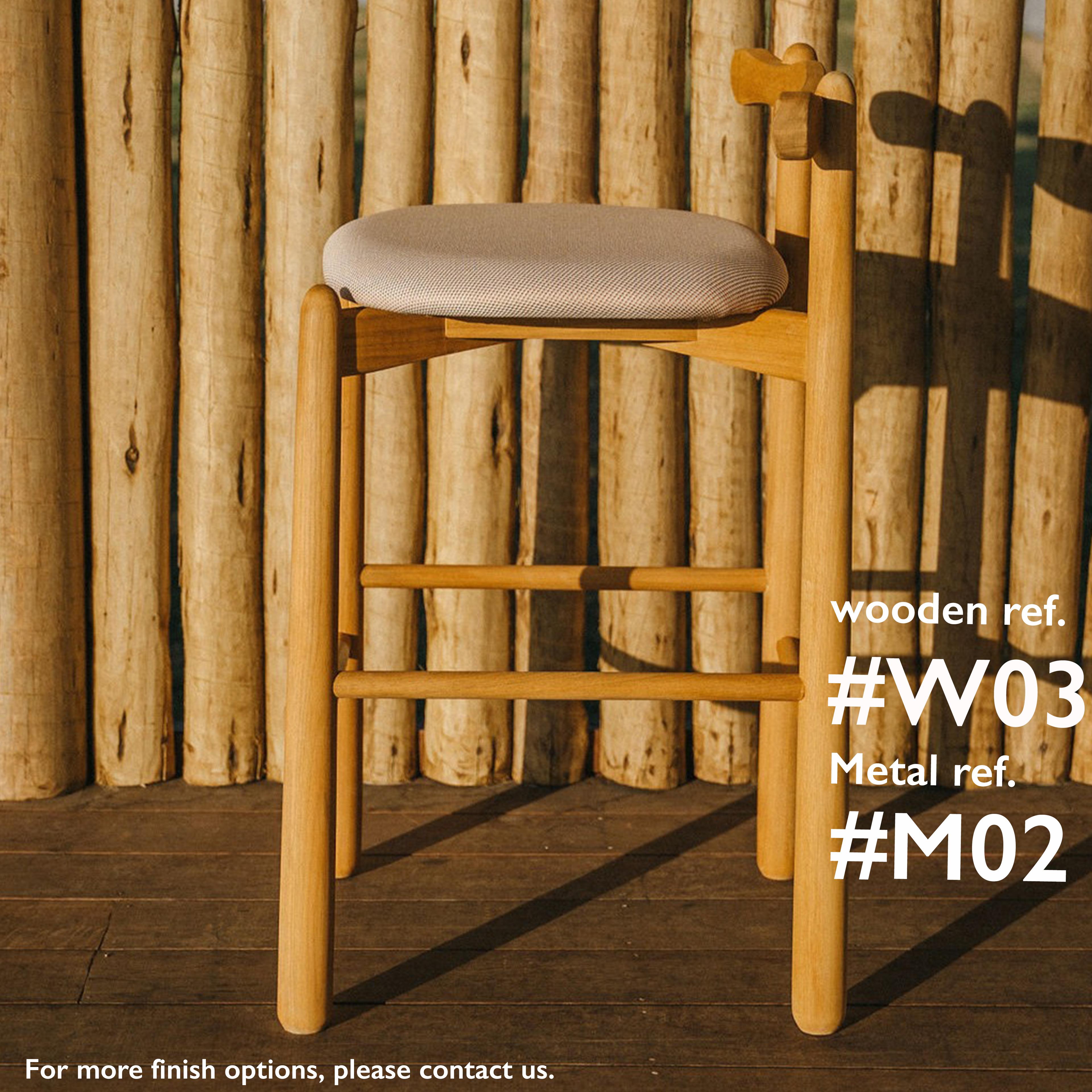 Set von 2 Counter Stool Uçá.Massivholz, gepolsterter Sitz. im Zustand „Neu“ im Angebot in São Paulo, BR