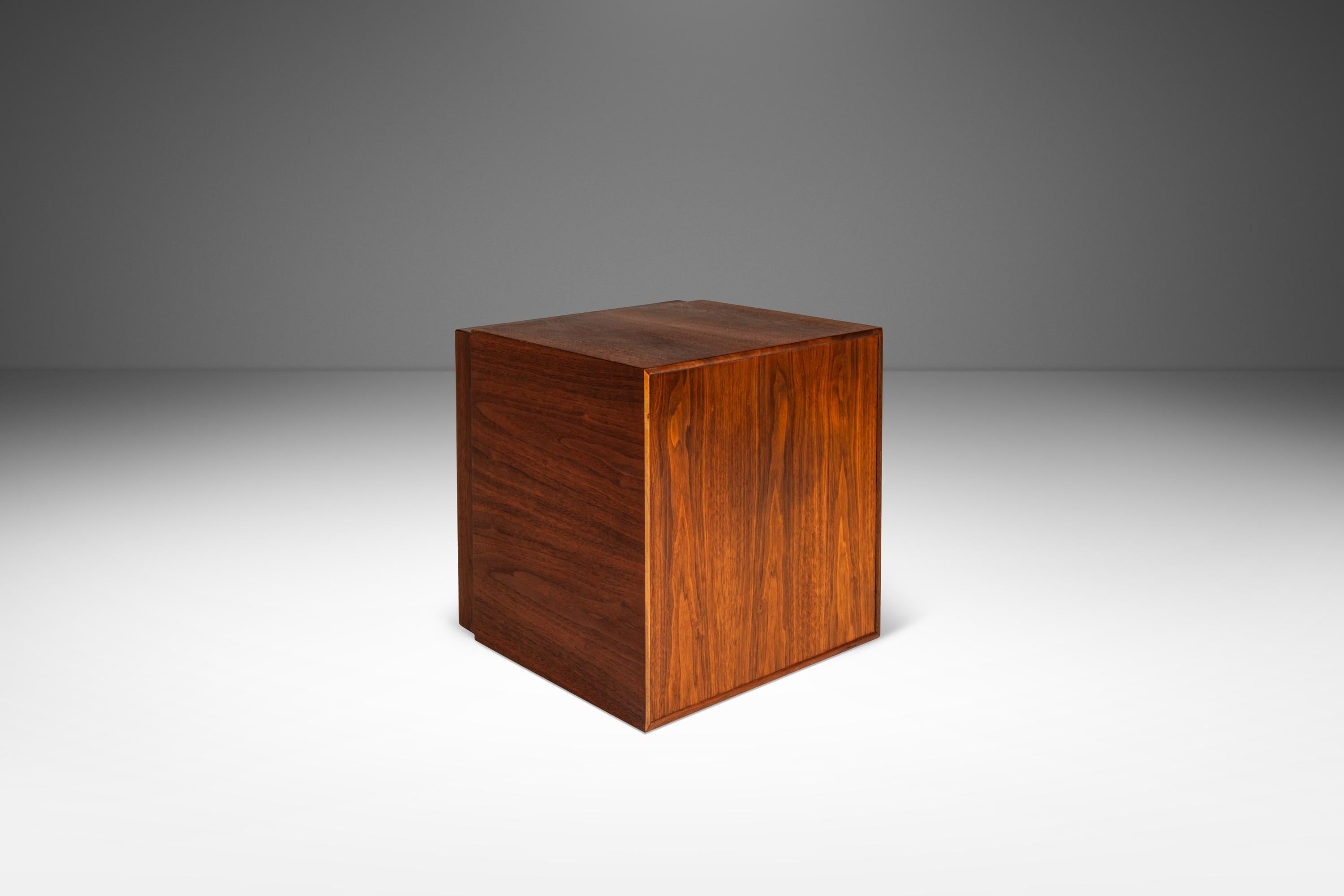 Set of 3 Cube End Tables / Pedestals by Jack Cartwright for Founder, USA, 1960s 4