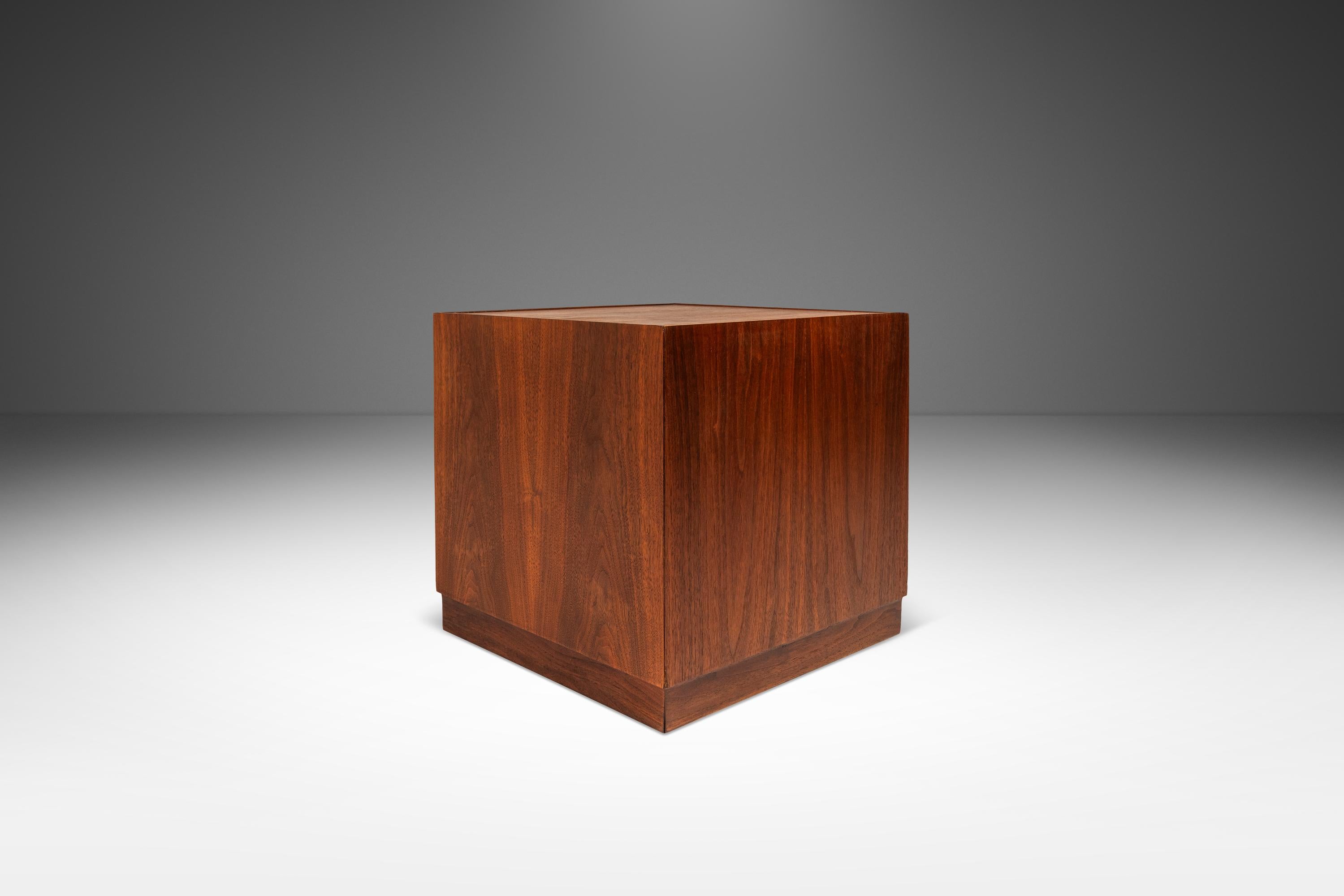 Set of 3 Cube End Tables / Pedestals by Jack Cartwright for Founder, USA, 1960s 2