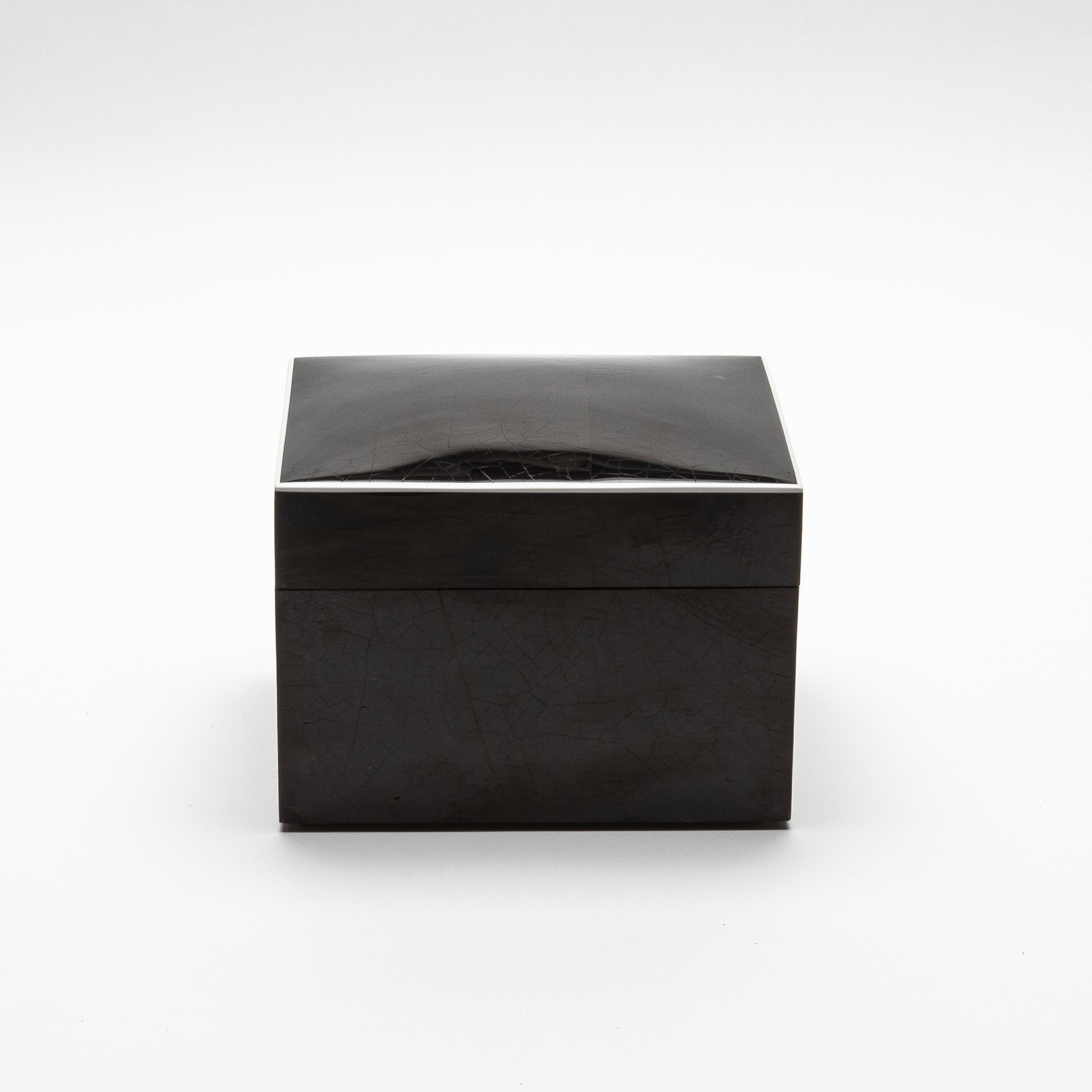 Art Deco Set of 3 Curved Top Boxes in Pen Shell by R&Y Augousti For Sale
