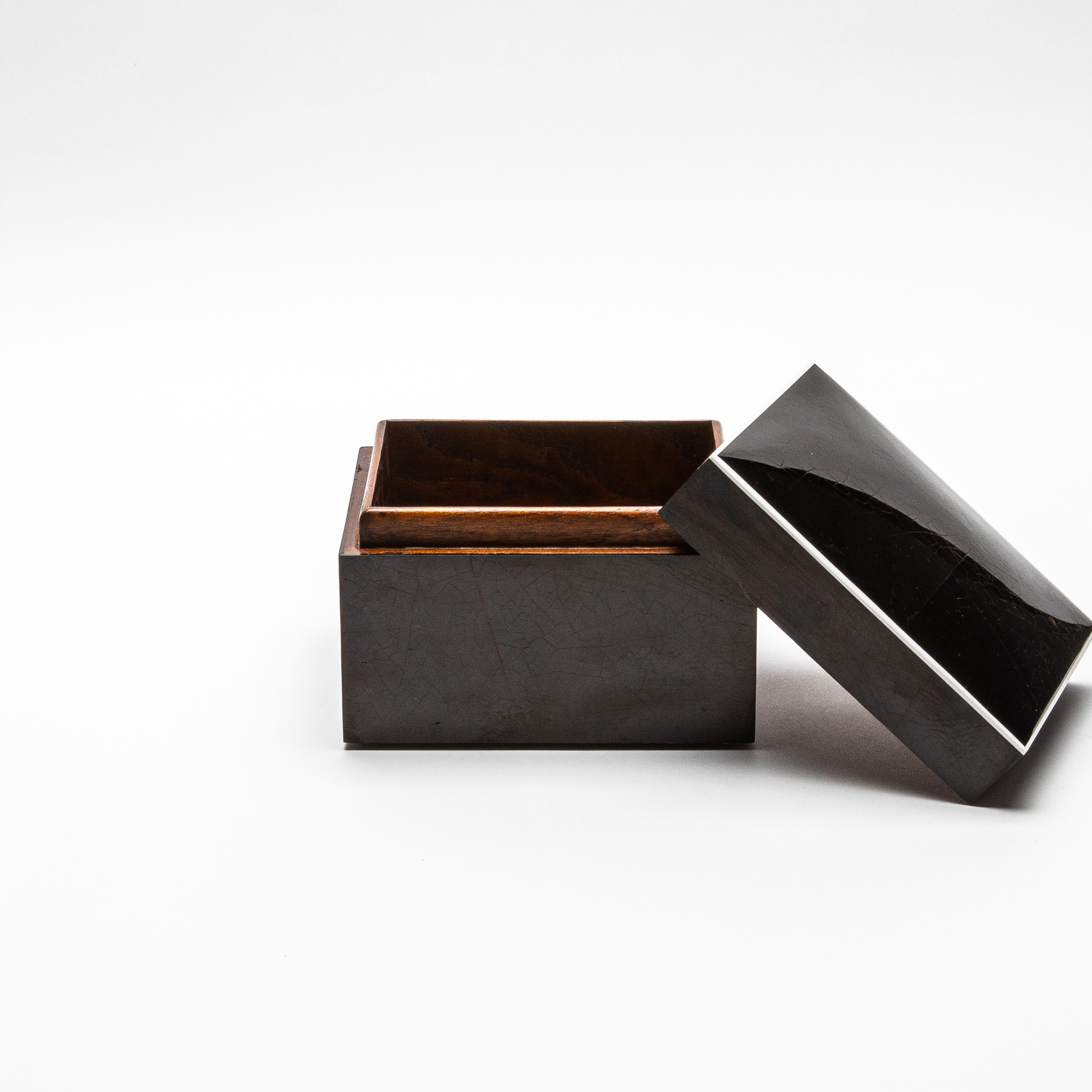 Set of 3 Curved Top Boxes in Pen Shell by R&Y Augousti In New Condition For Sale In West Hollywood, CA