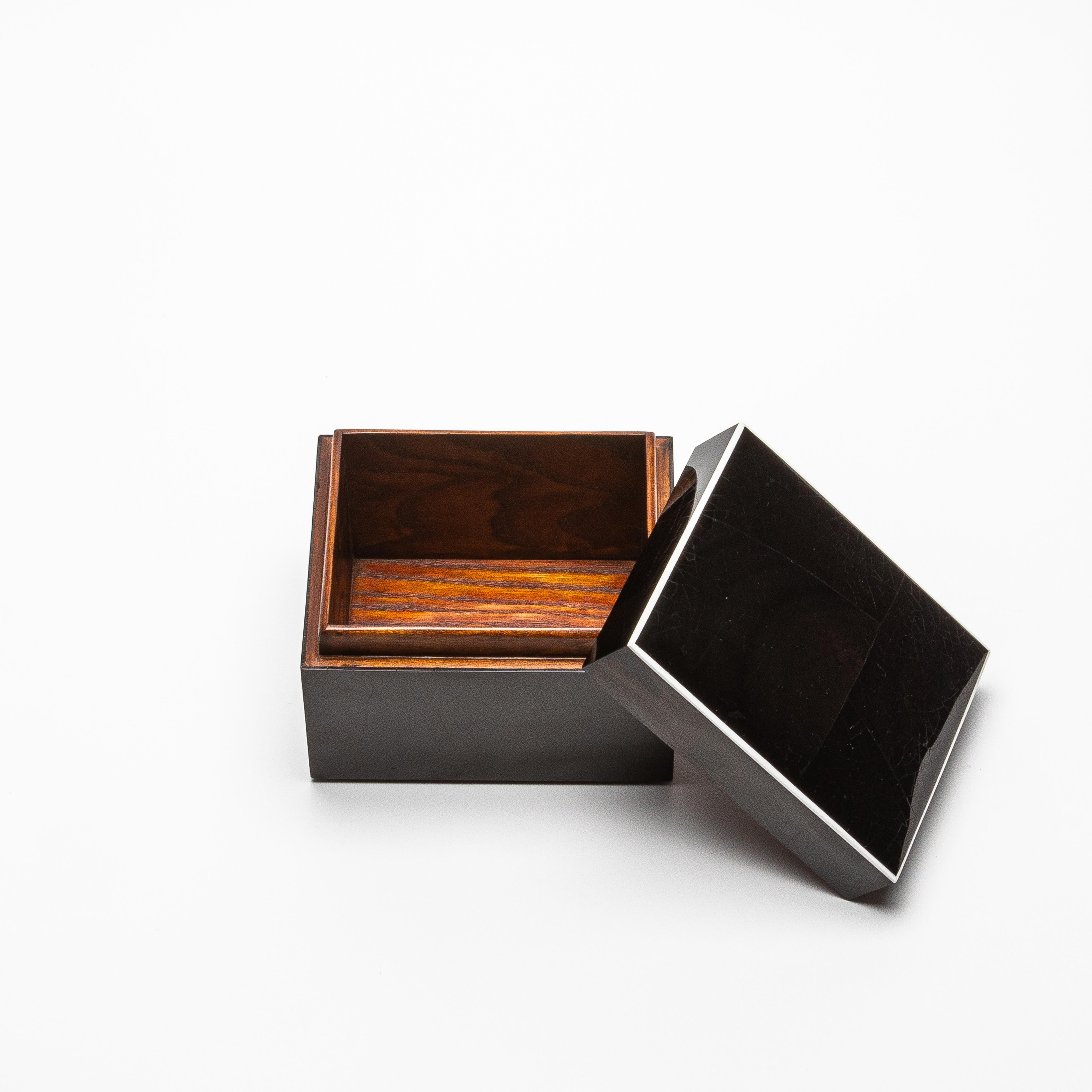 Contemporary Set of 3 Curved Top Boxes in Pen Shell by R&Y Augousti For Sale