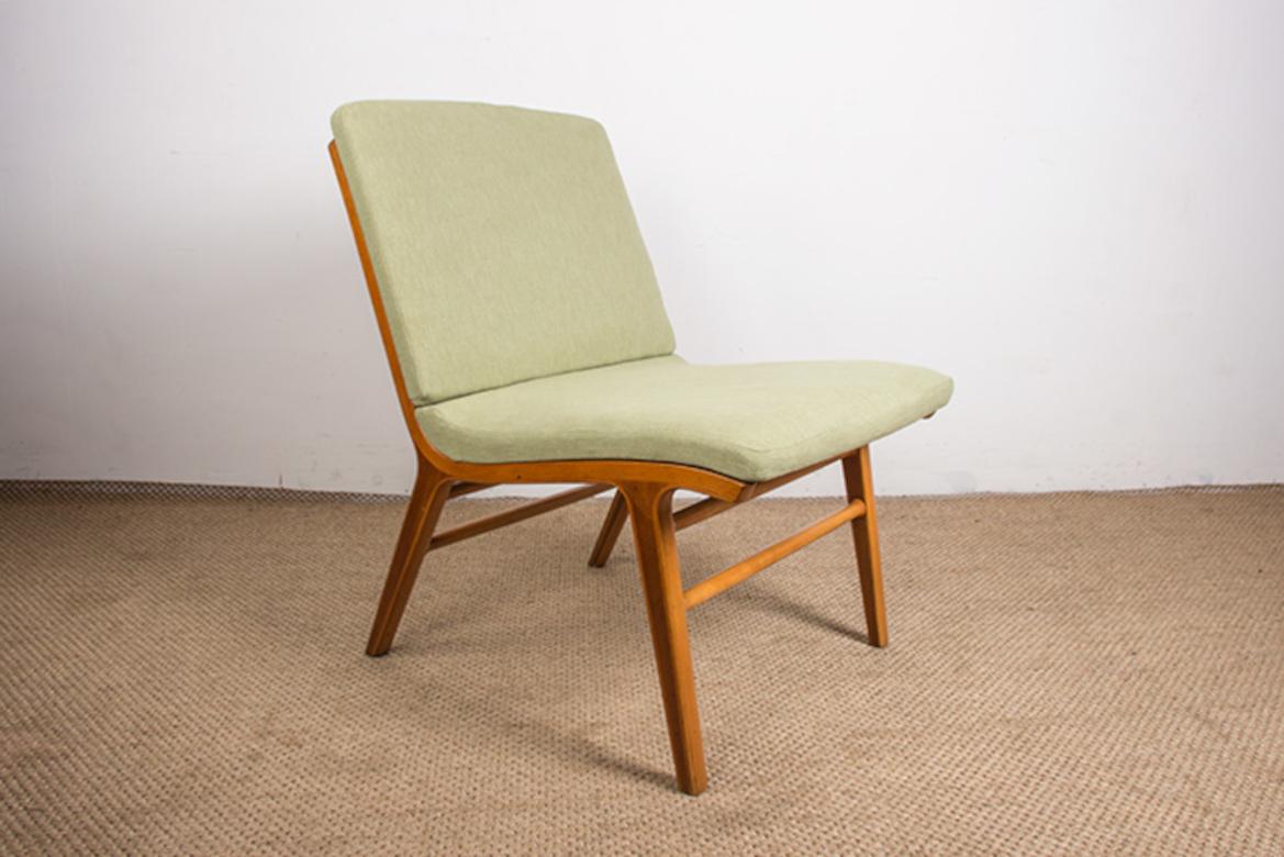 Scandinavo moderno Set di 3 poltrone danesi in faggio laminato e mogano modello AX di Peter Hvidt. in vendita