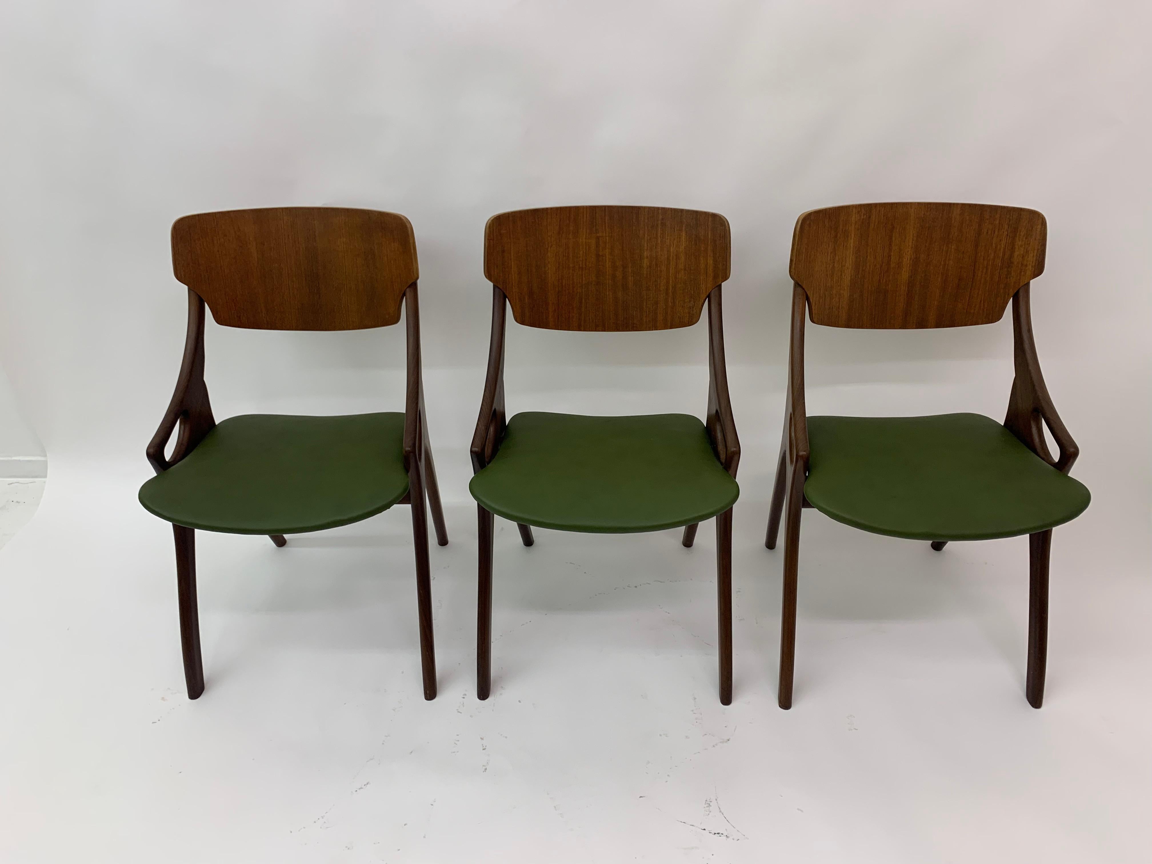 Ensemble de 3 chaises de salle à manger danoises Arne Hovmand Olsen 1950 en vente 4
