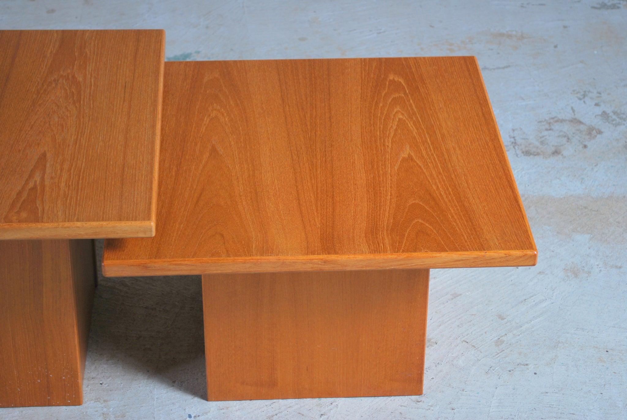 Set of 3 Danish mid century tables / nesting tables by Gangso, circa 1970s. Very good vintage condition.

Dimension: W 58cm x D 58cm x H 35/41/47cm.