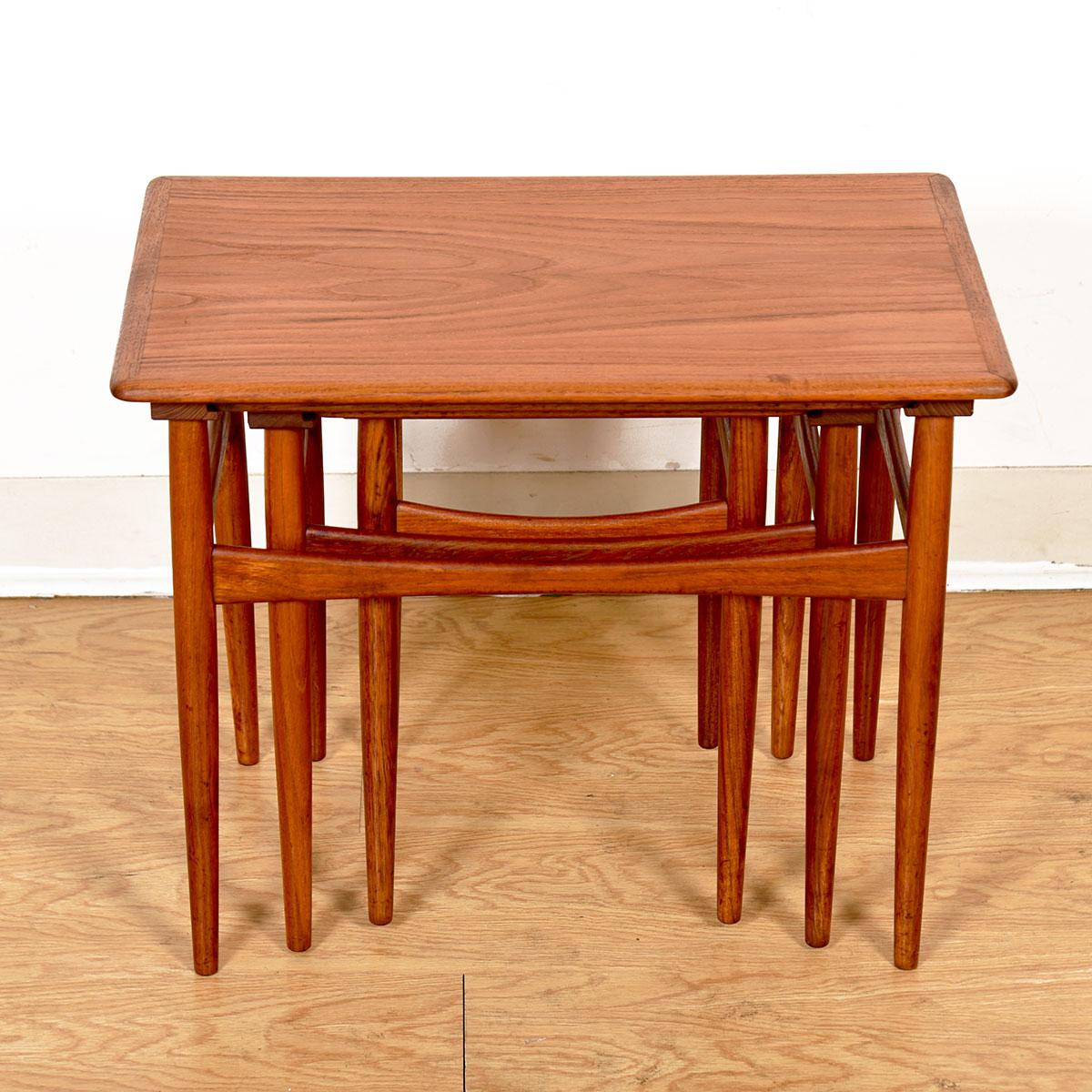 Teak Set of 3 Danish Modern Hans J. Wegner ‘AT 40’ Nesting Tables, circa 1960s For Sale
