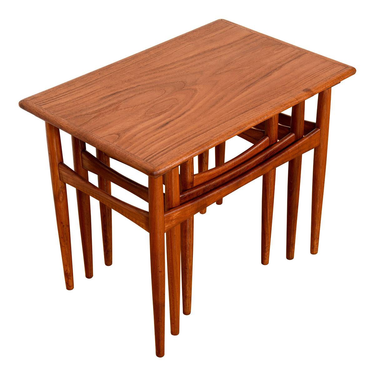 Juego de 3 mesas nido danesas modernas Hans J. Wegner "AT 40", hacia 1960