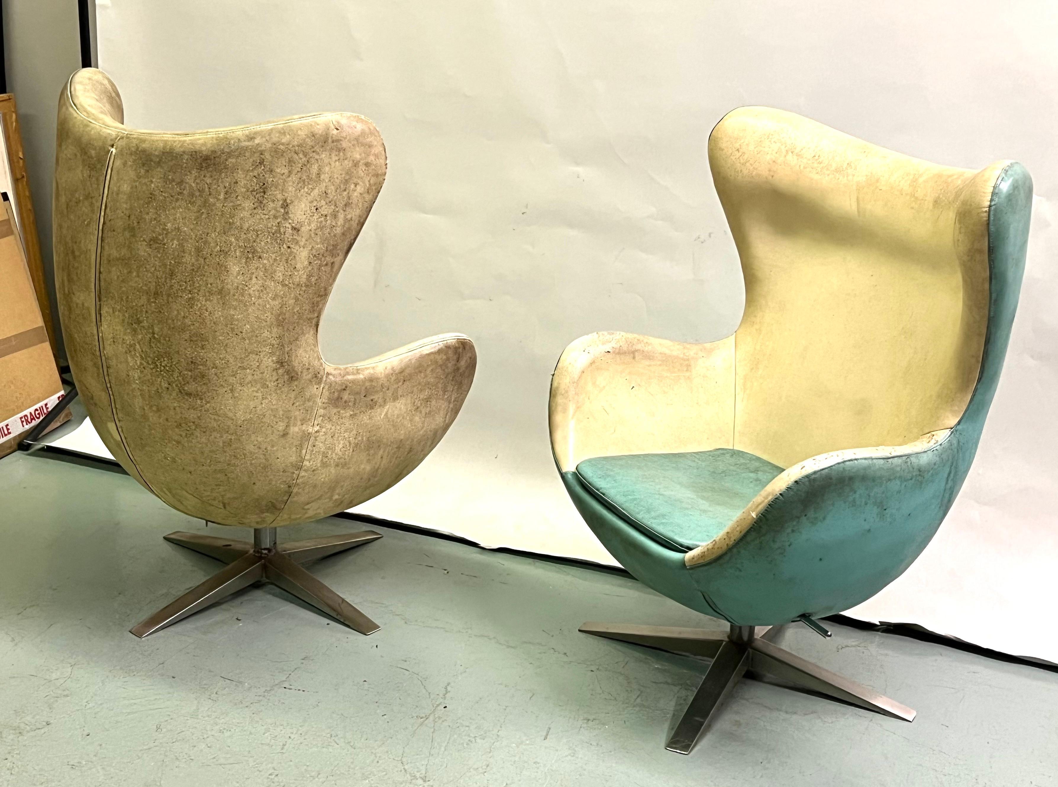 20th Century Set of 3 Danish Organic Modern Egg Lounge Chairs attr. Arne Jacobsen, 2 Leather  For Sale
