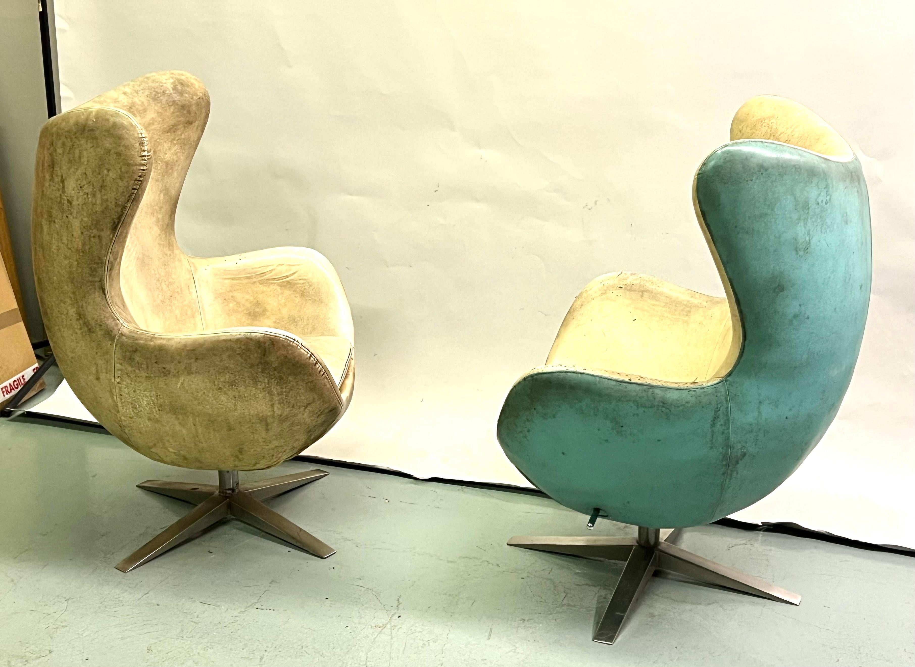 20ième siècle Lot de 3 chaises longues Danish Organic Modern Egg attr. Arne Jacobsen, 2 cuir  en vente