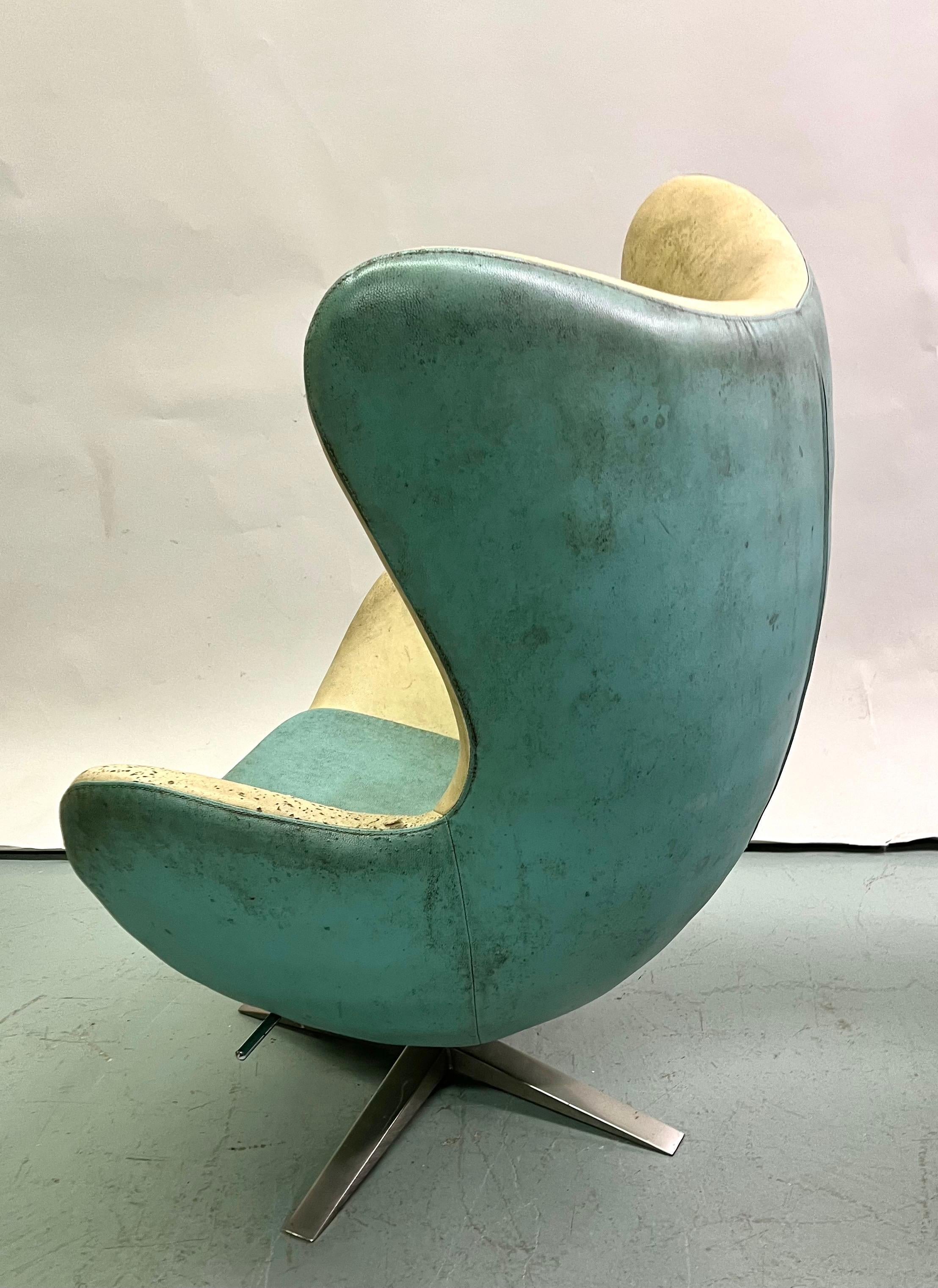 Acier inoxydable Lot de 3 chaises longues Danish Organic Modern Egg attr. Arne Jacobsen, 2 cuir  en vente