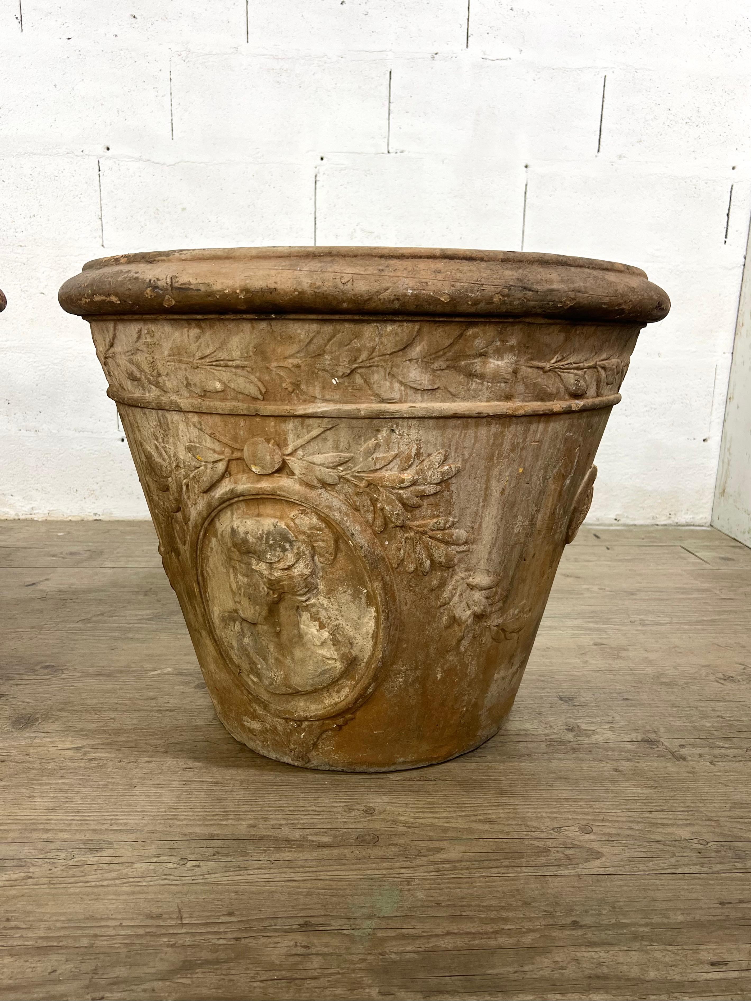 French Set of 3 Decorative Urns, Early 20th Century – 18th-Century inspired For Sale