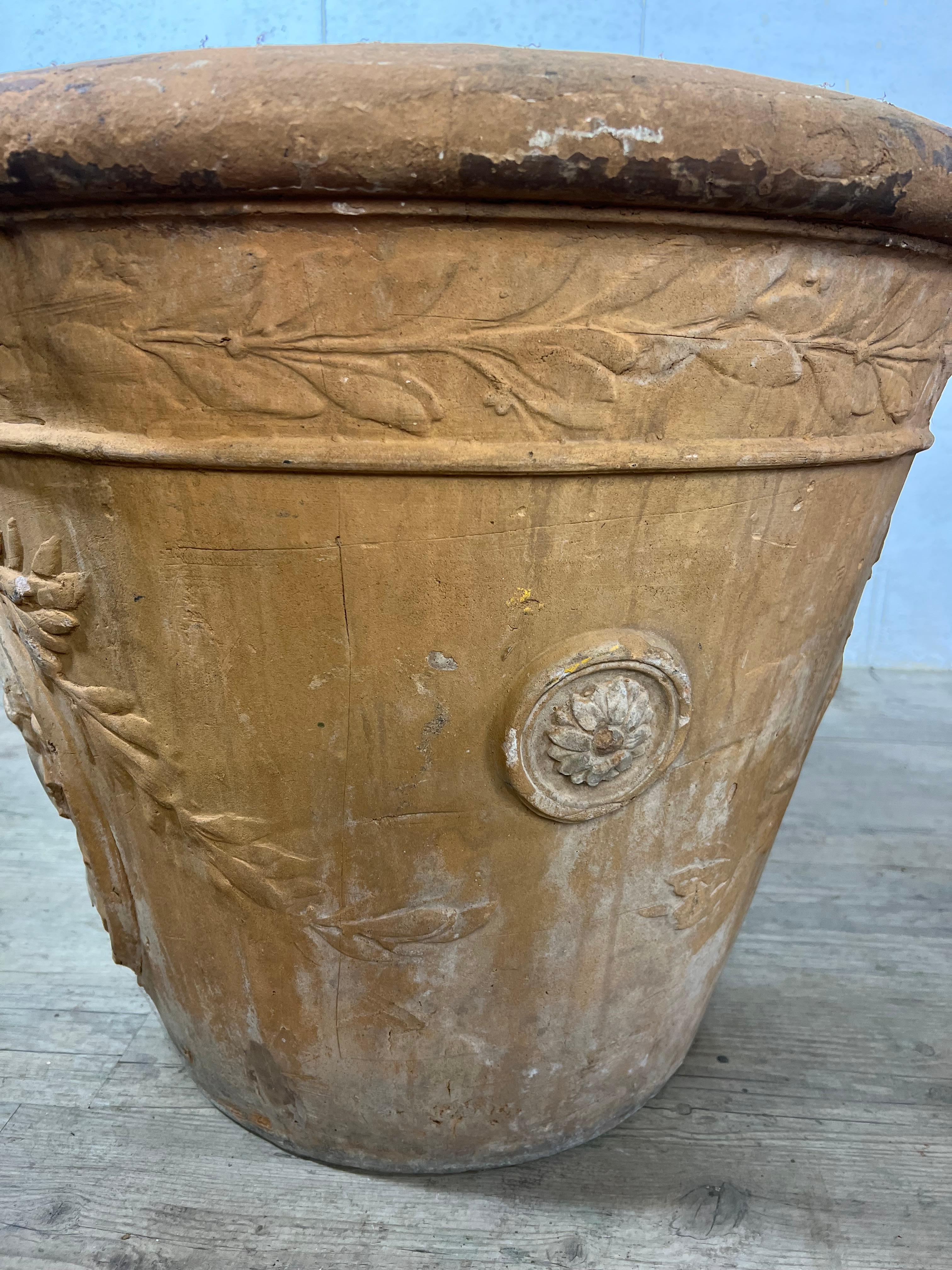 Cast Set of 3 Decorative Urns, Early 20th Century – 18th-Century inspired For Sale