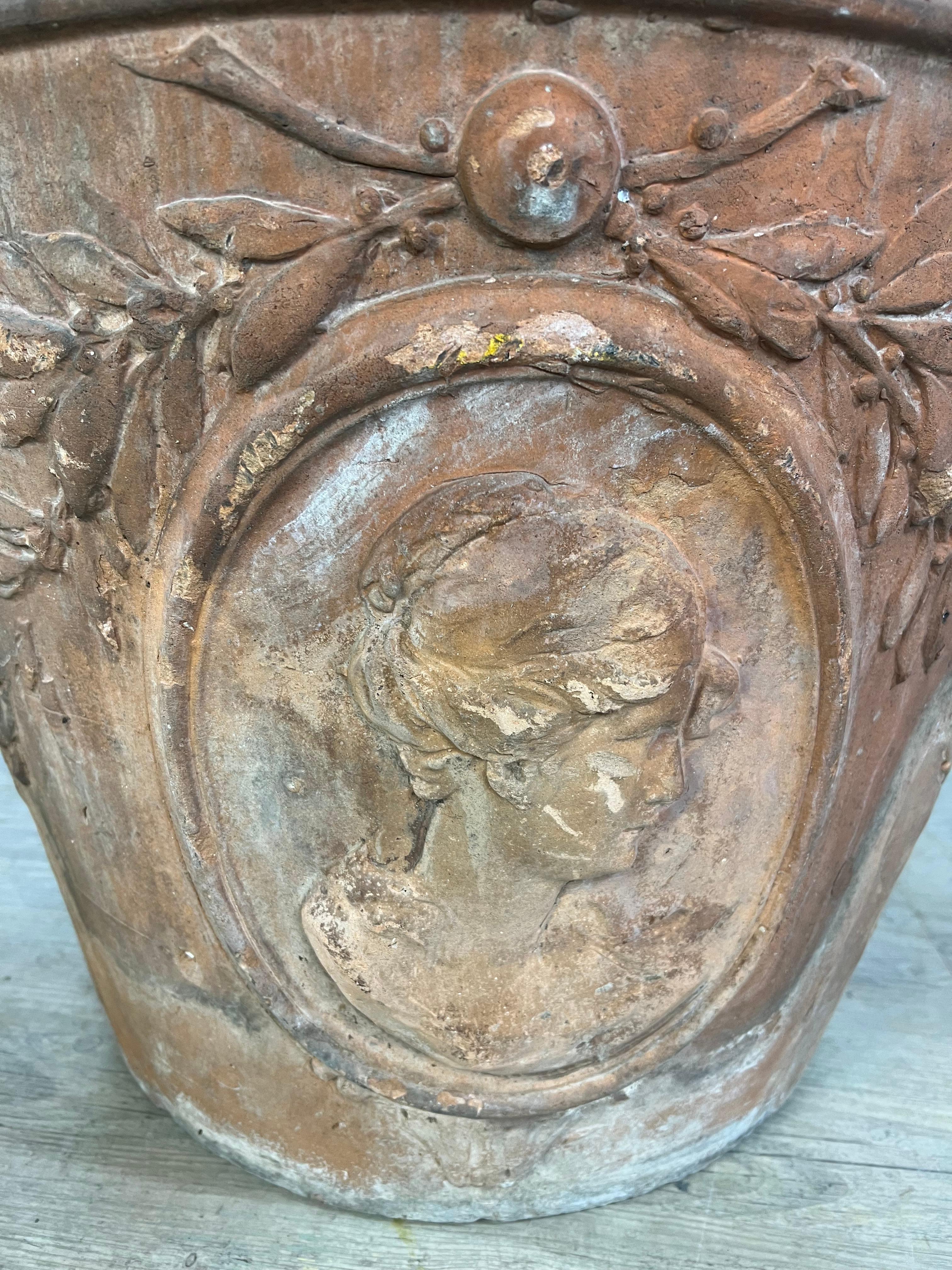Set of 3 Decorative Urns, Early 20th Century – 18th-Century inspired In Good Condition For Sale In PARIS, FR