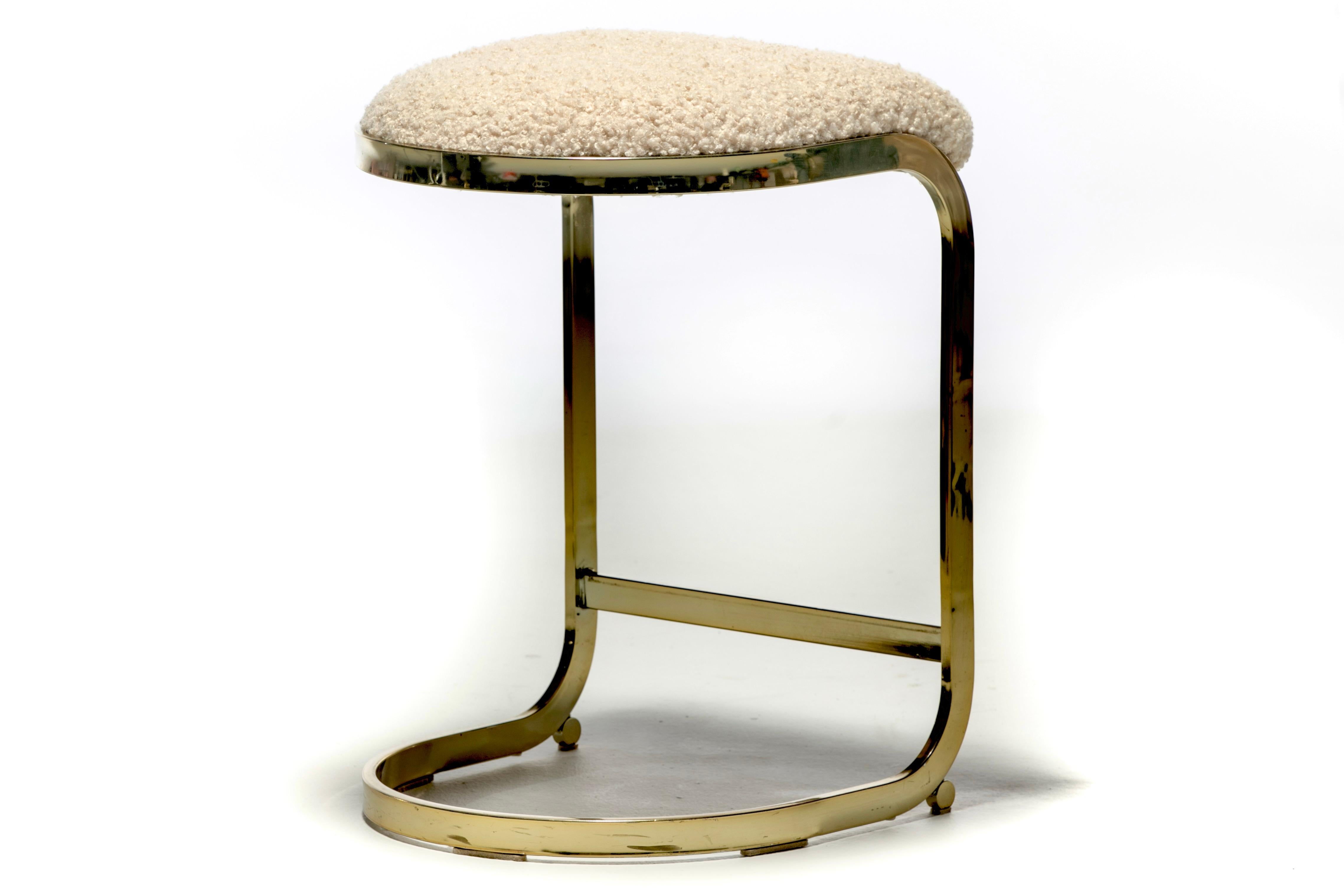 Set of 3 Design Institute of America Brass Stools in Ivory White Bouclé, c. 1980 For Sale 4