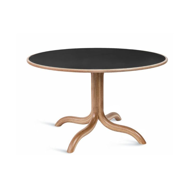 Postmoderne Ensemble de 3 chaises de salle à manger Kolho Original en MDJ KUU Black et table par Made by Choice en vente