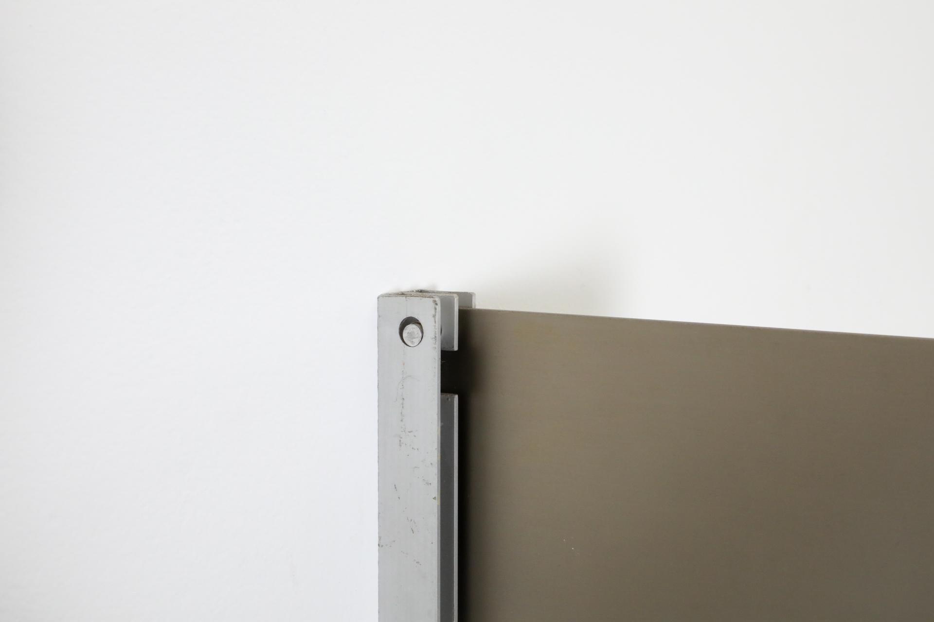 Ensemble de 3 étagères murales Dieter Rams System 606 pour Vitsoe en Champagne 6
